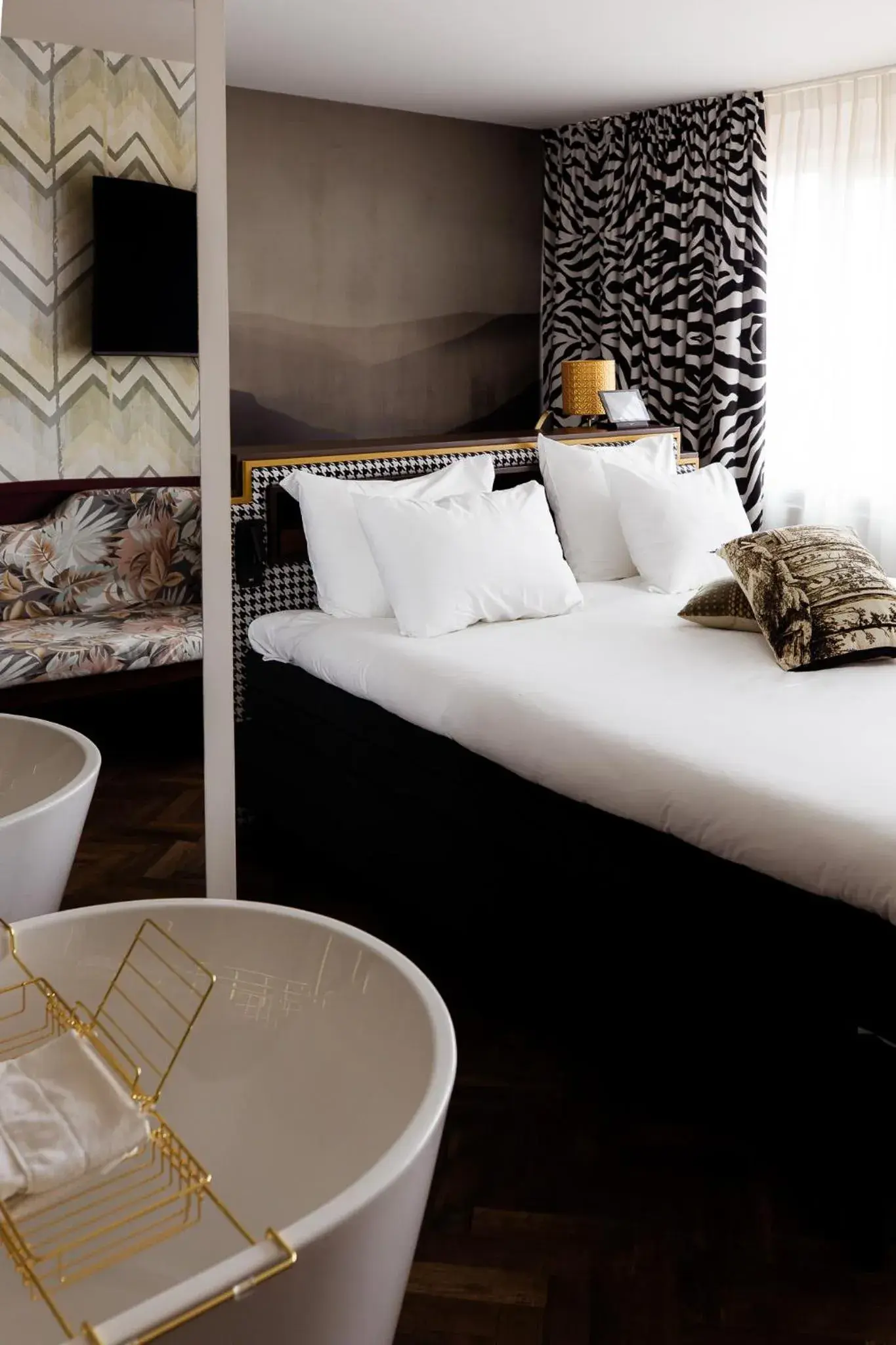 Bedroom, Bed in City Hotel Haarhuis, World Hotels Crafted Collection Bedroom, Bed in City Hotel Haarhuis, World Hotels Crafted Collection