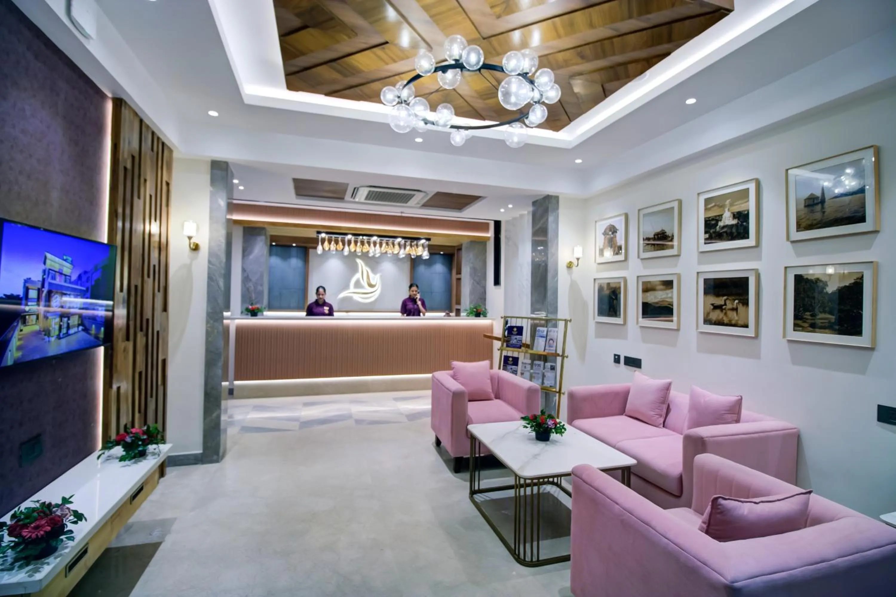 Lobby or reception in Cozzet Victoria Hotel