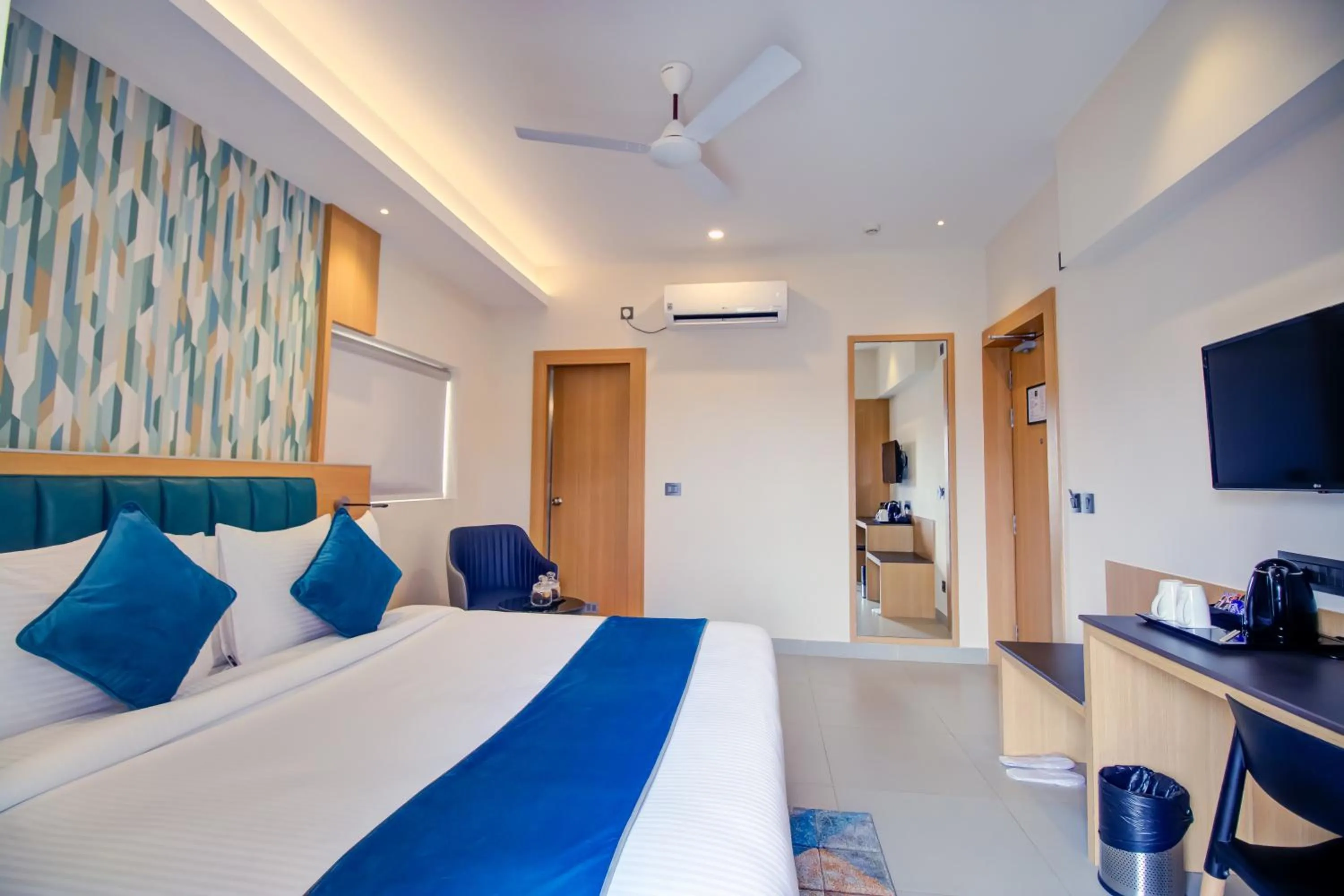 Bed in Cozzet Victoria Hotel