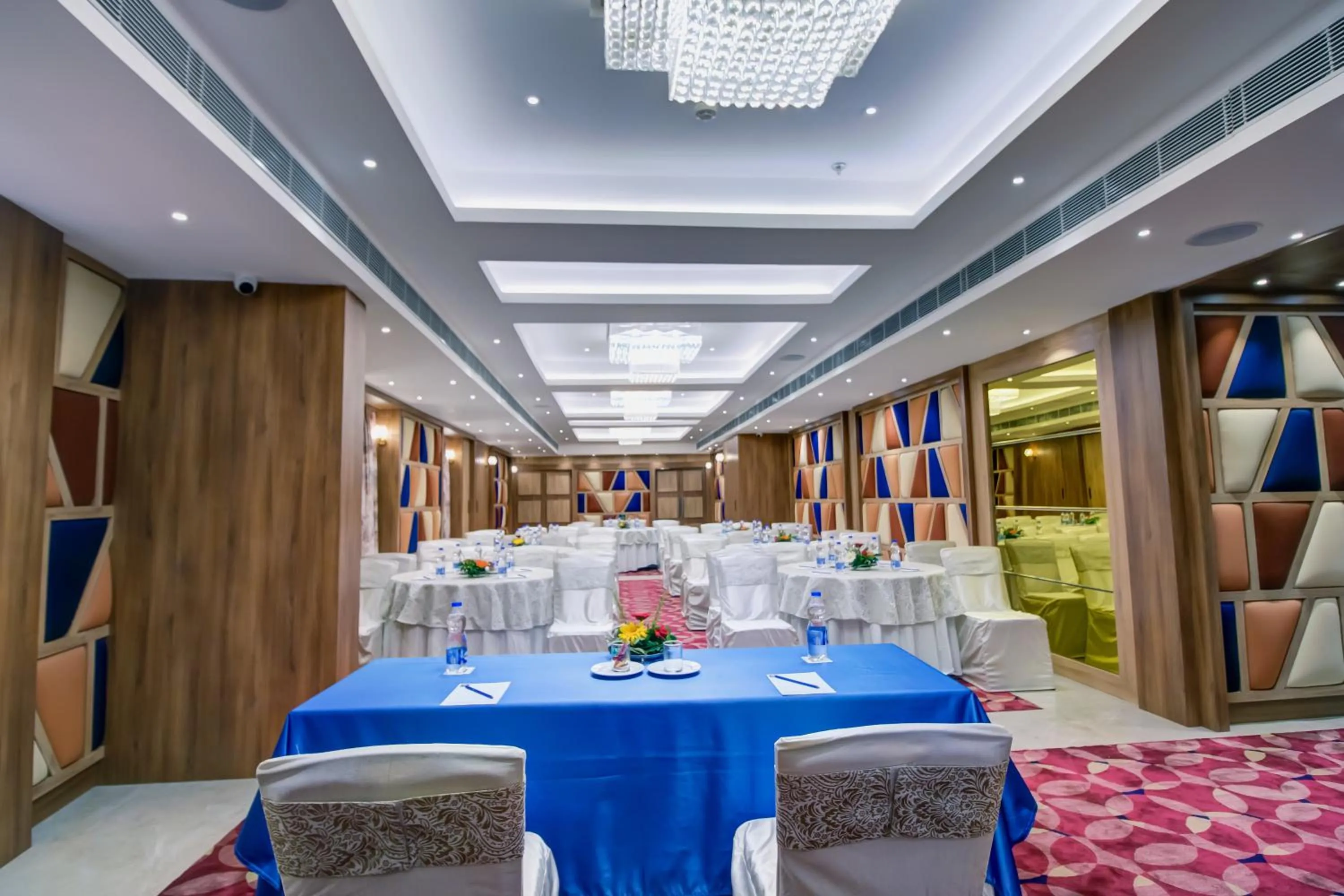 Cozzet Victoria Hotel