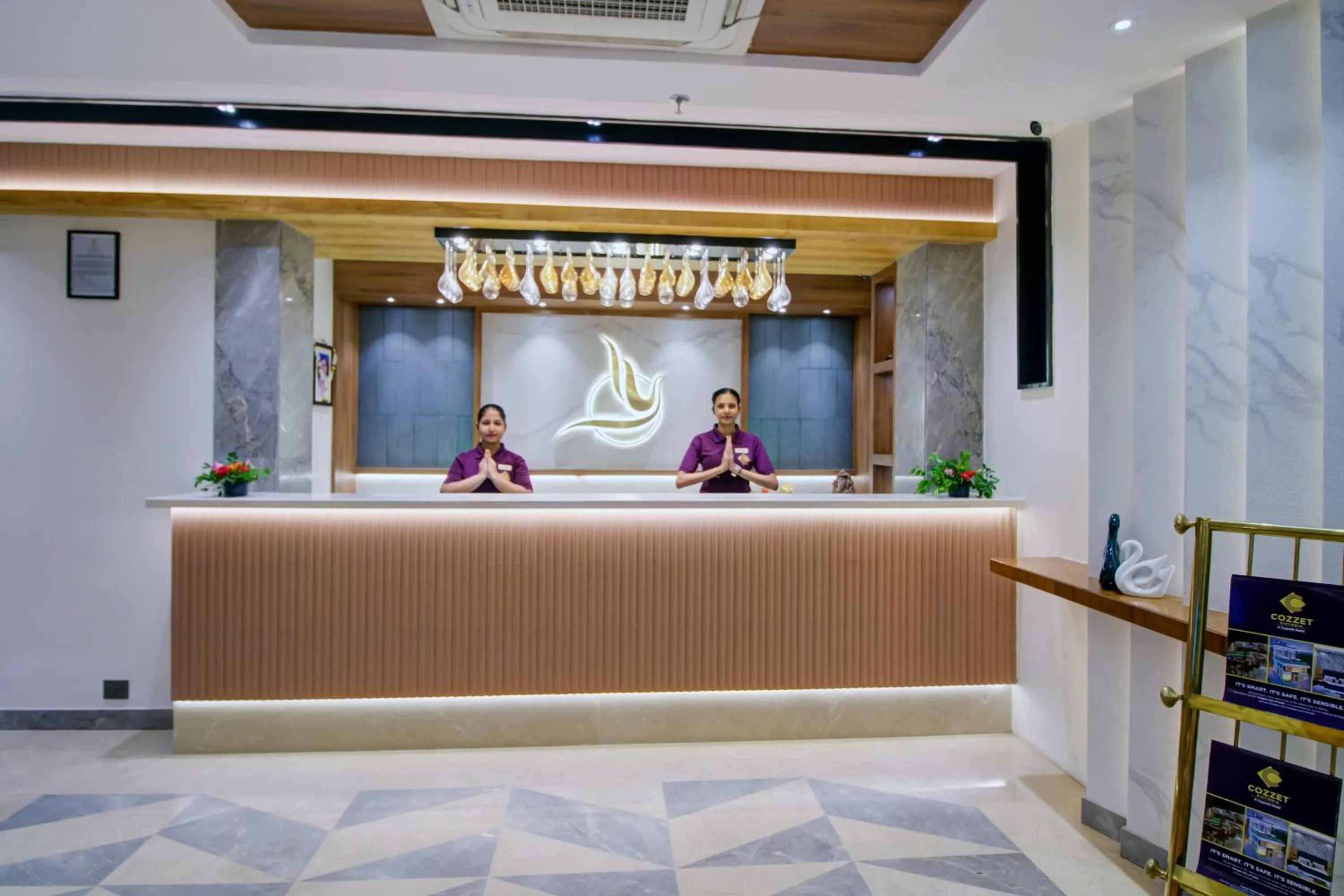 Lobby or reception in Cozzet Victoria Hotel