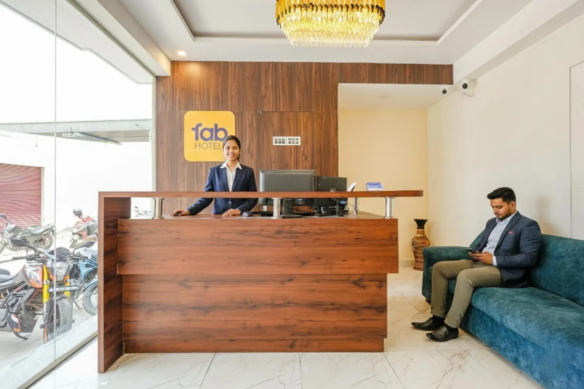 Lobby or reception in FabHotel Crystal Suites - Near Marathahalli Junction Lobby or reception in FabHotel Crystal Suites - Near Marathahalli Junction