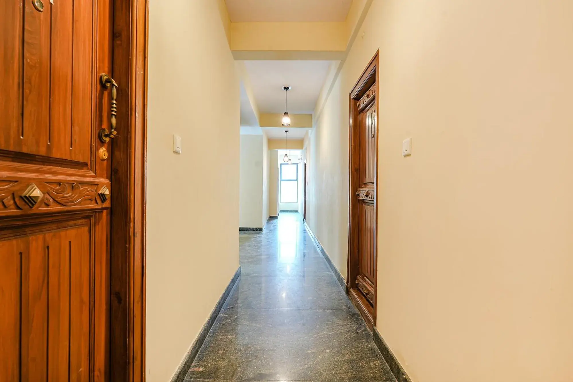 Lobby or reception in FabHotel Crystal Suites - Near Marathahalli Junction Lobby or reception in FabHotel Crystal Suites - Near Marathahalli Junction