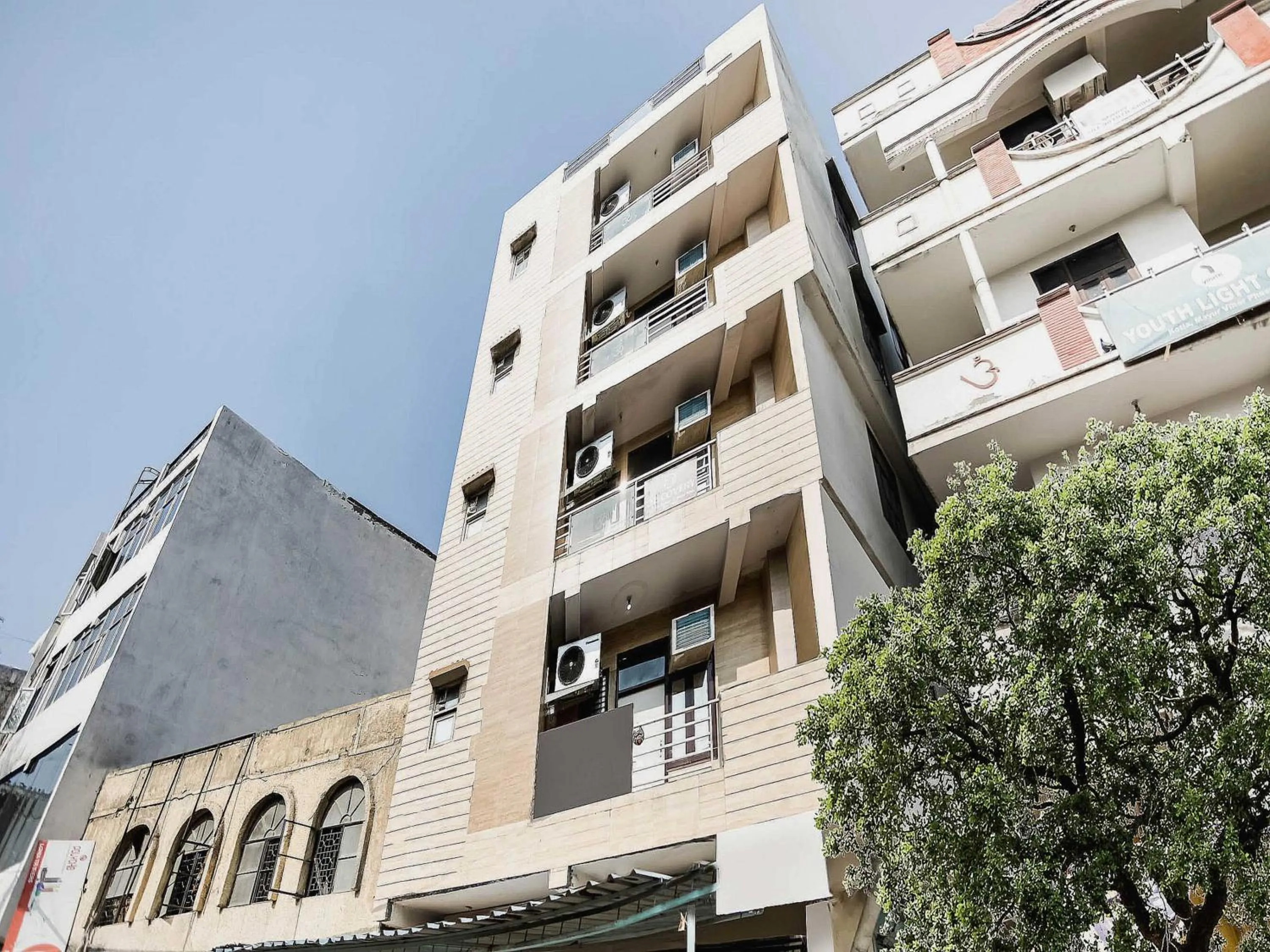 Facade/entrance in Hotel O Discovery