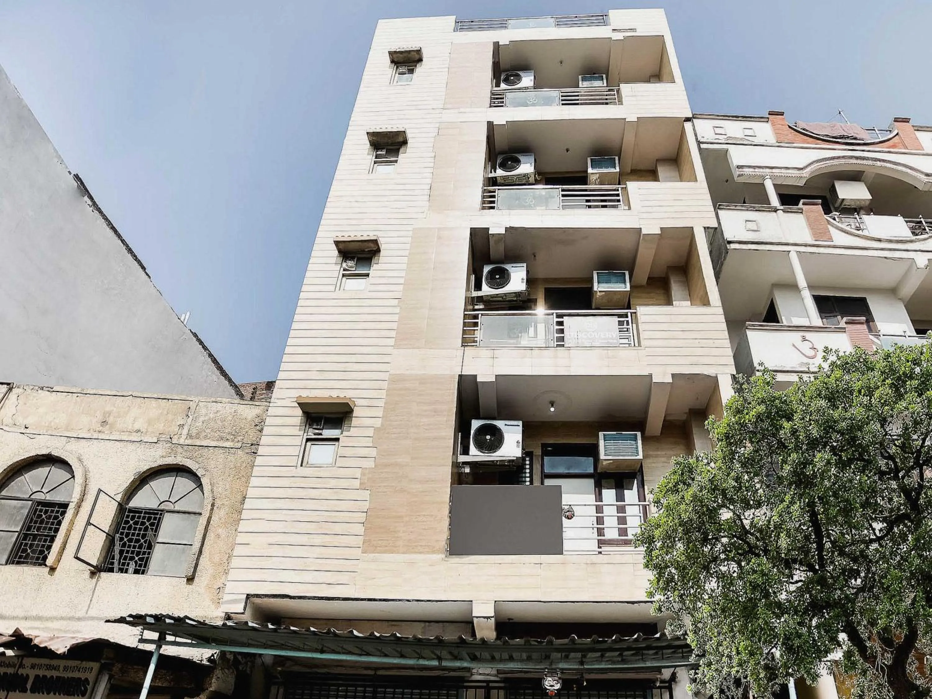 Facade/entrance in Hotel O Discovery