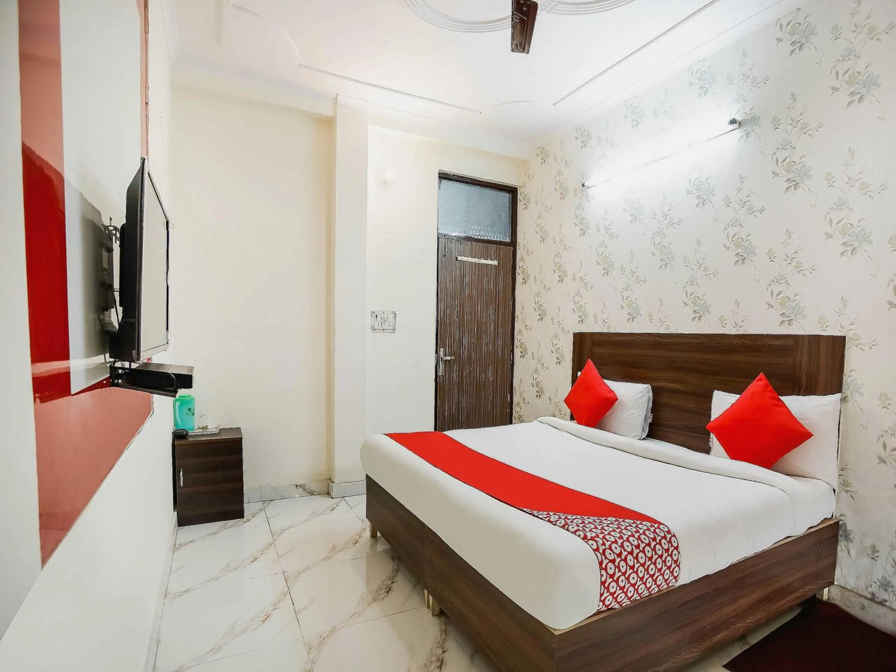 Bedroom, Bed in Hotel O Discovery