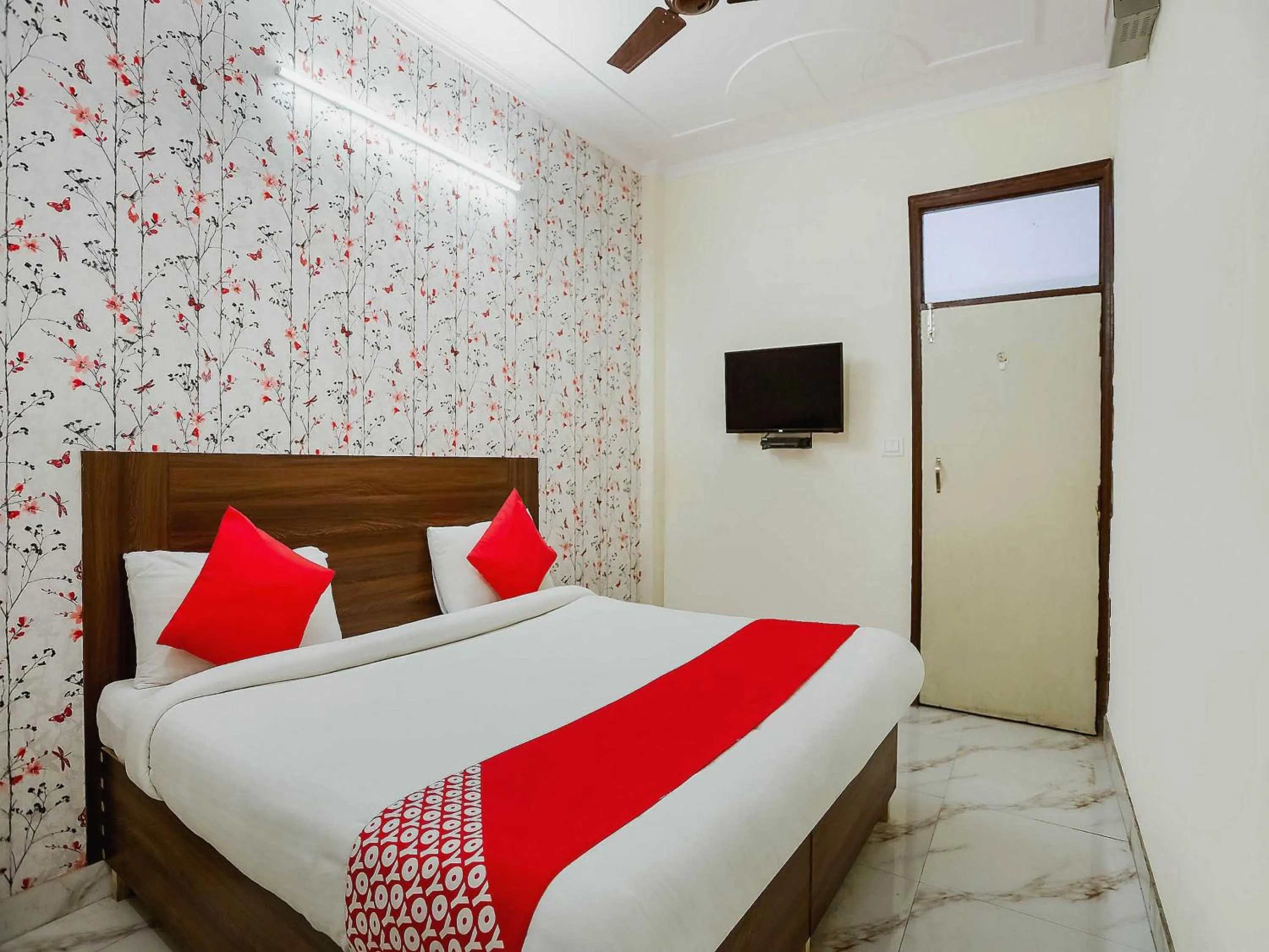 Bedroom, Bed in Hotel O Discovery