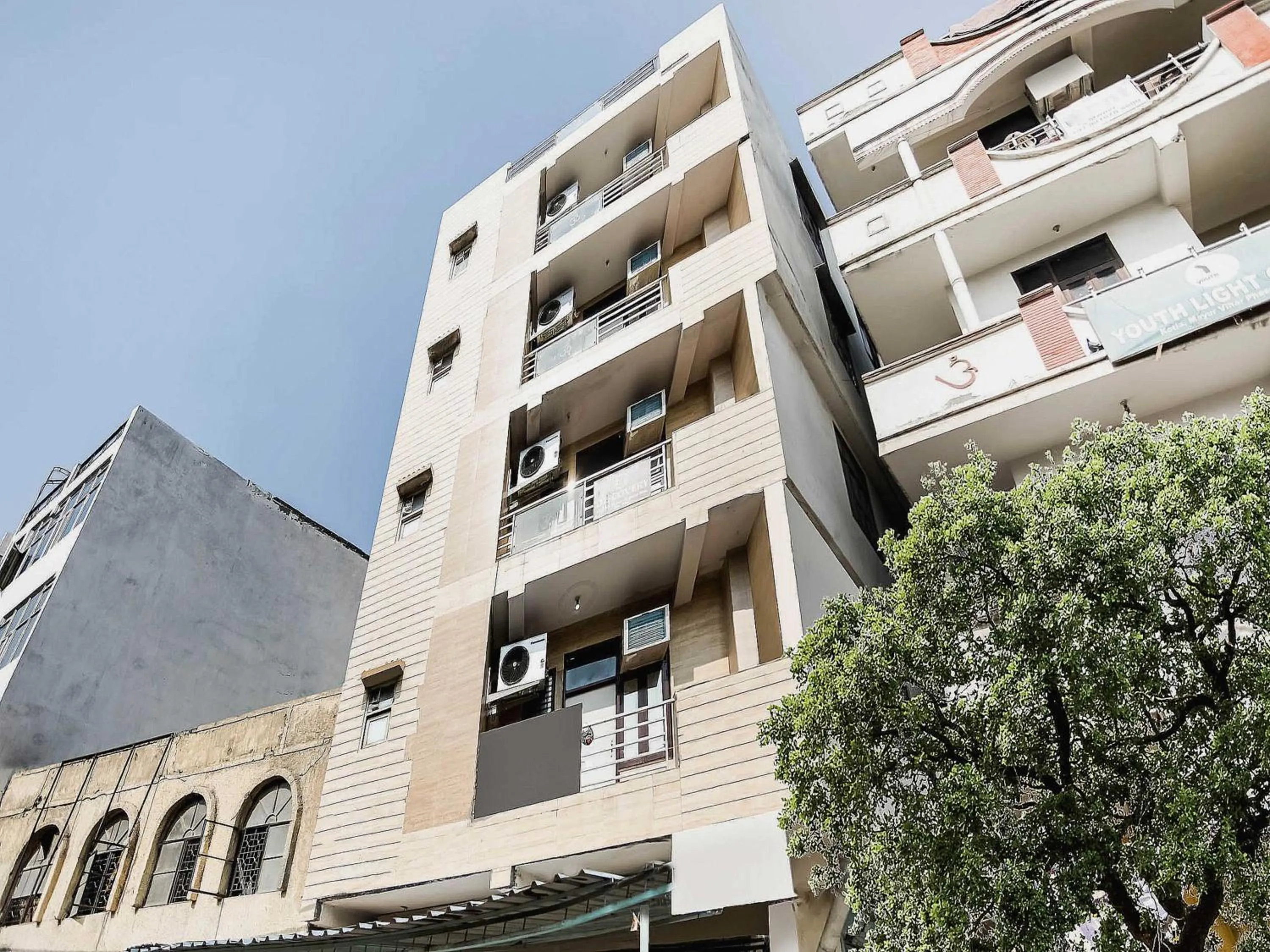 Facade/entrance in Hotel O Discovery