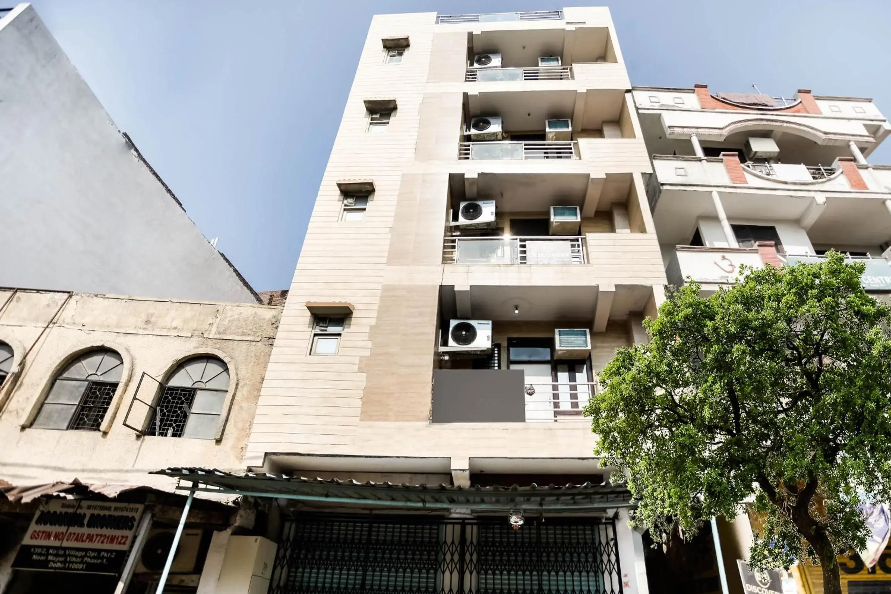 Facade/entrance in Hotel O Discovery Facade/entrance in Hotel O Discovery
