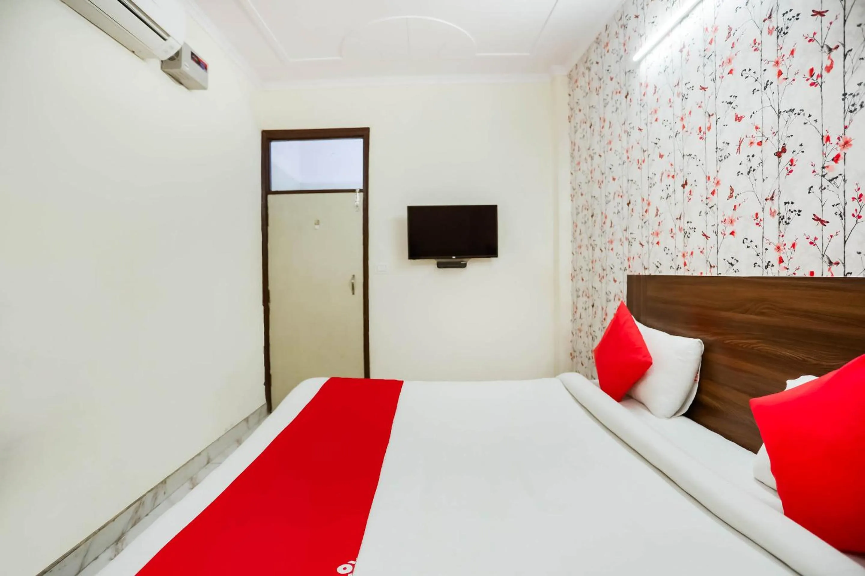 Bedroom, Bed in Hotel O Discovery