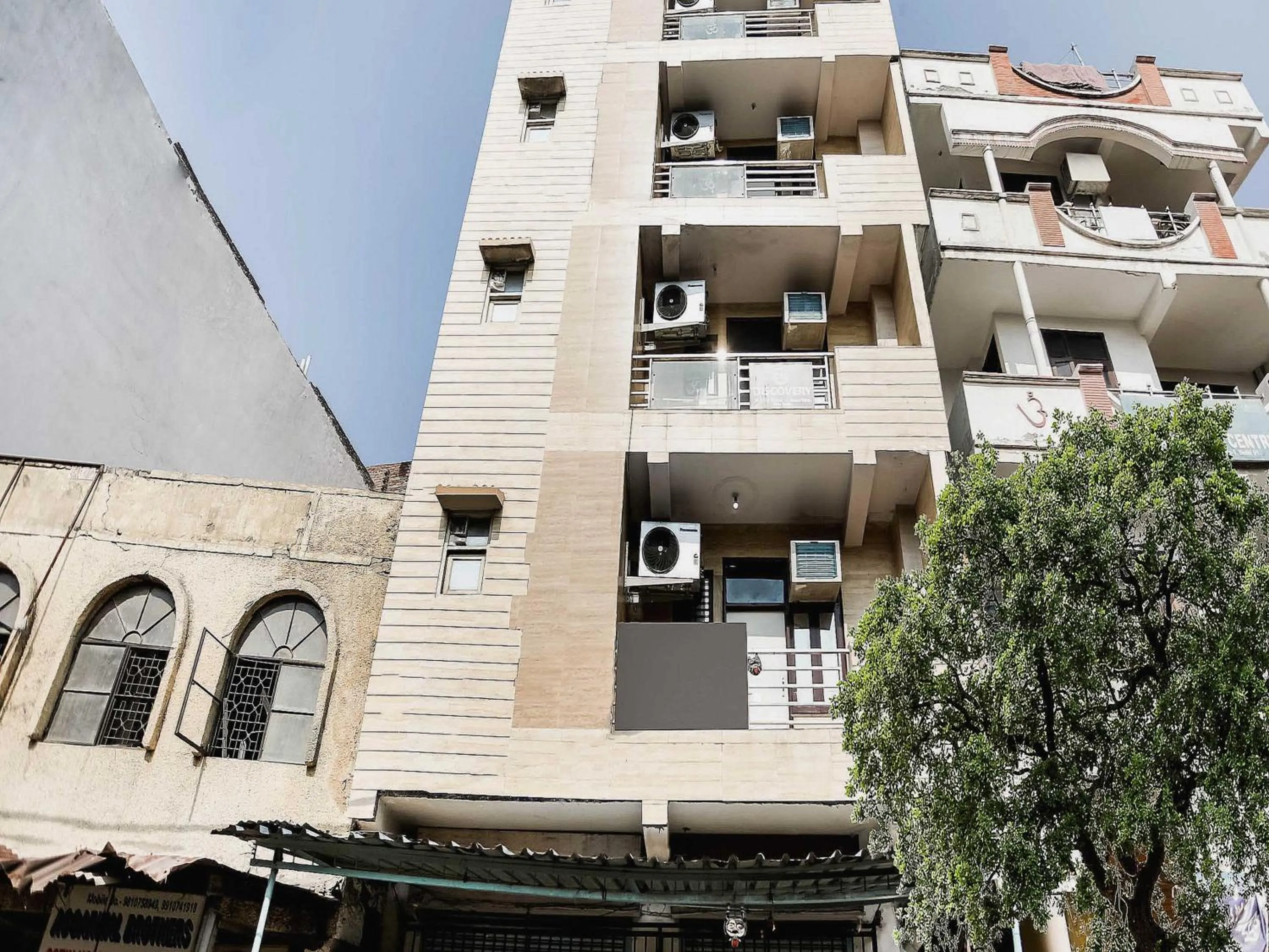 Facade/entrance in Hotel O Discovery