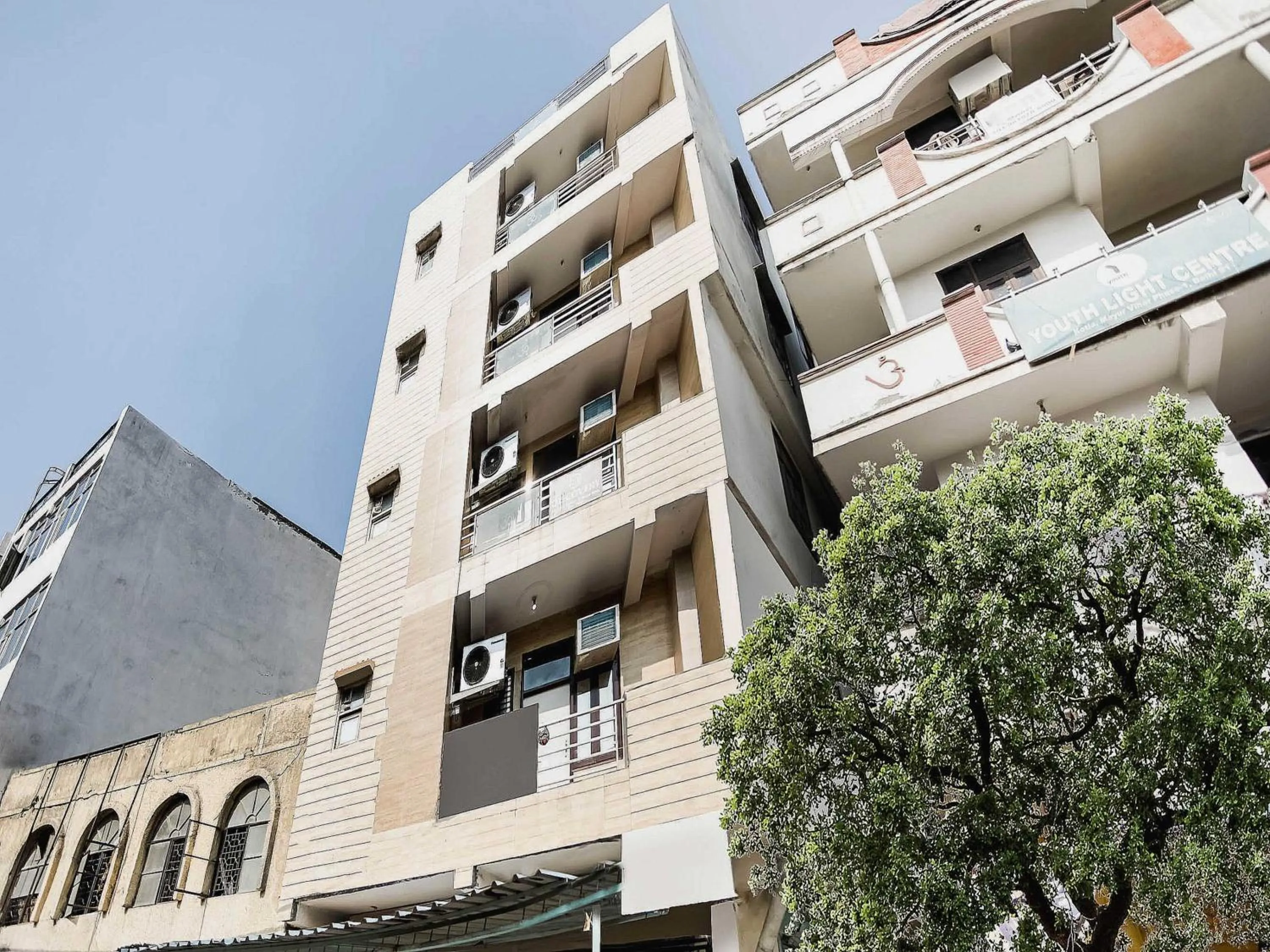 Facade/entrance in Hotel O Discovery
