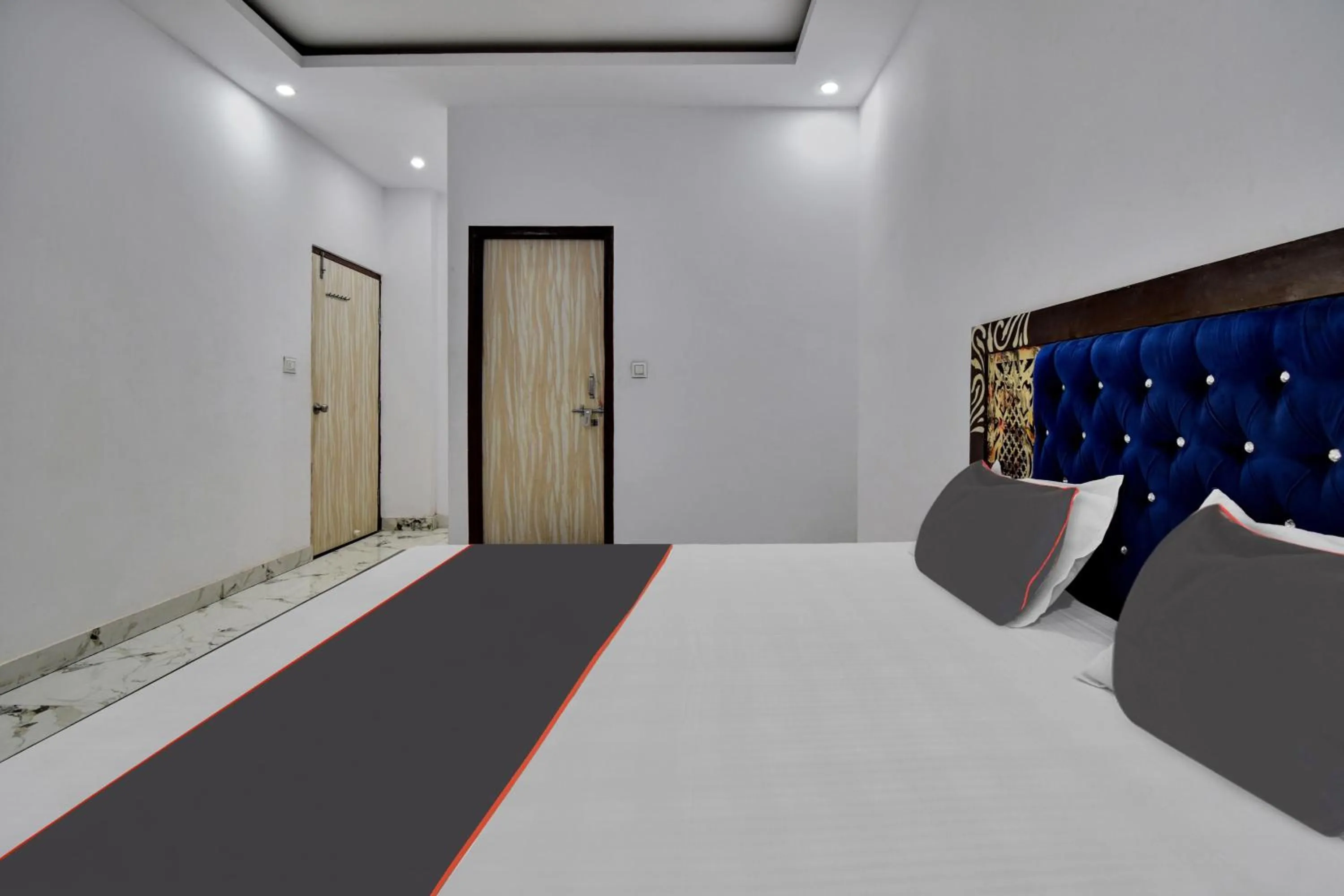 Bedroom in Hotel O by OYO Royal Paradise