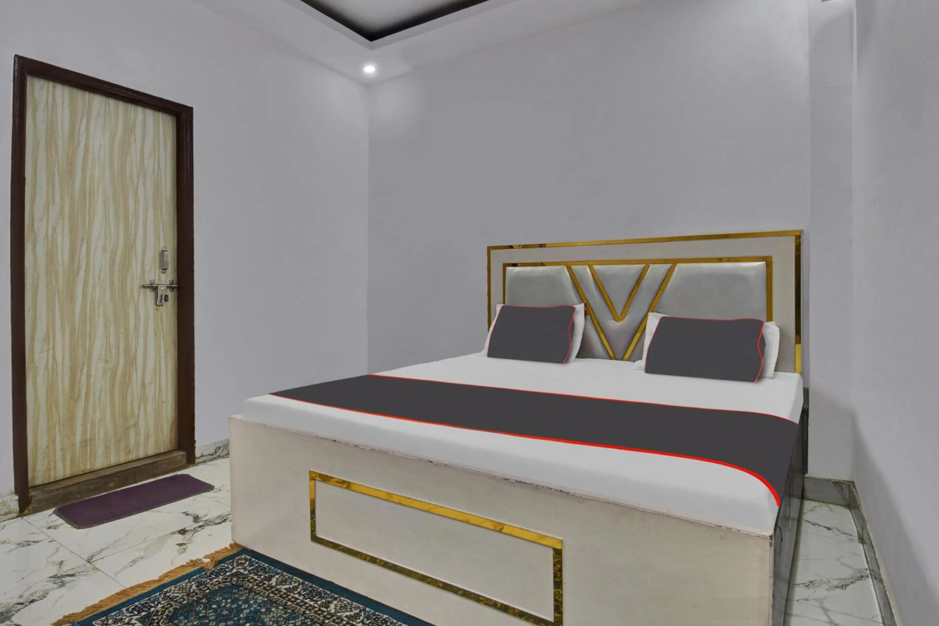 Bedroom, Bed in Hotel O by OYO Royal Paradise