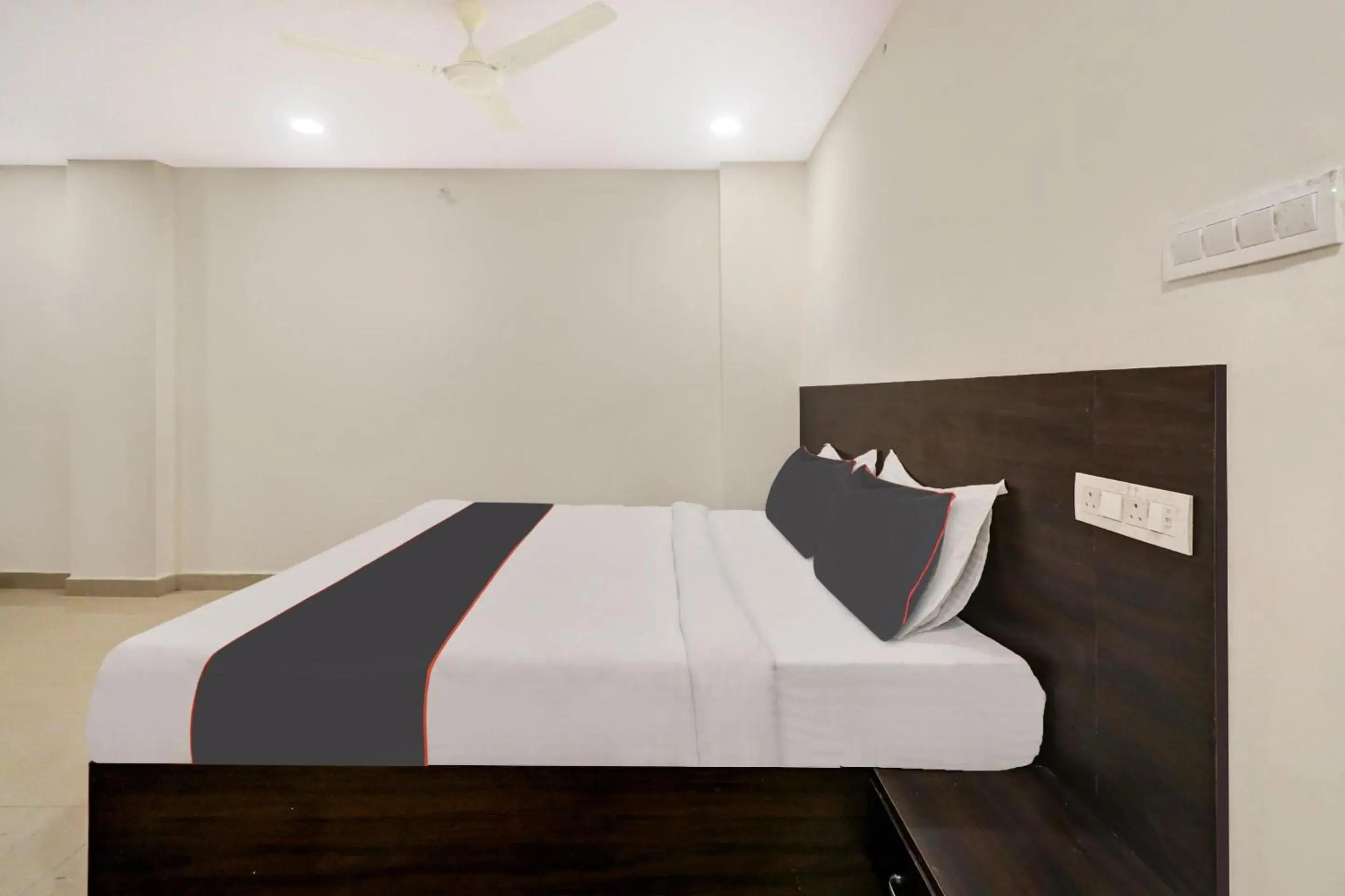 Bedroom, Bed in Super Collection O Pnr International Mehdipatnam Bedroom, Bed in Super Collection O Pnr International Mehdipatnam