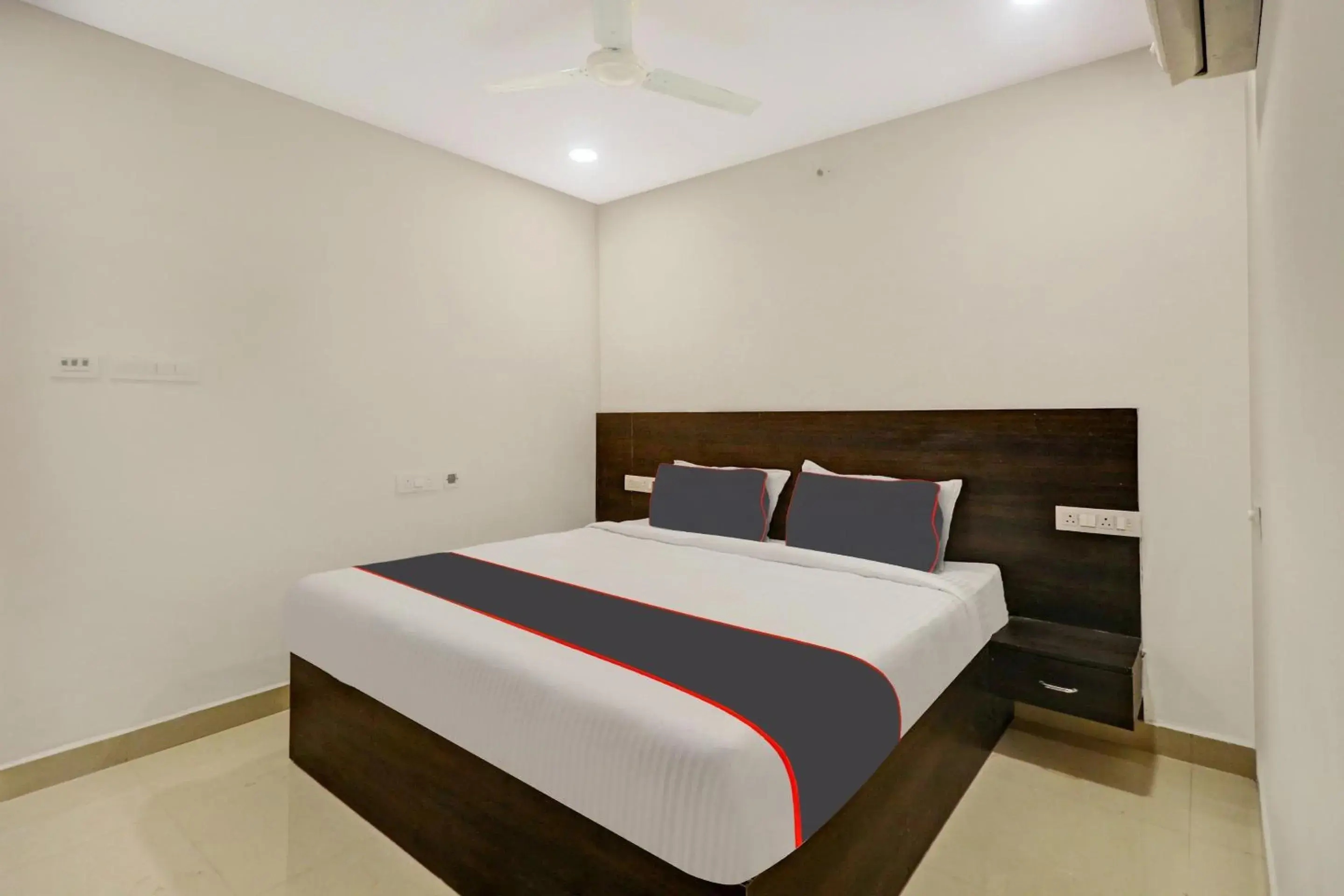 Bedroom, Bed in Super Collection O Pnr International Mehdipatnam Bedroom, Bed in Super Collection O Pnr International Mehdipatnam