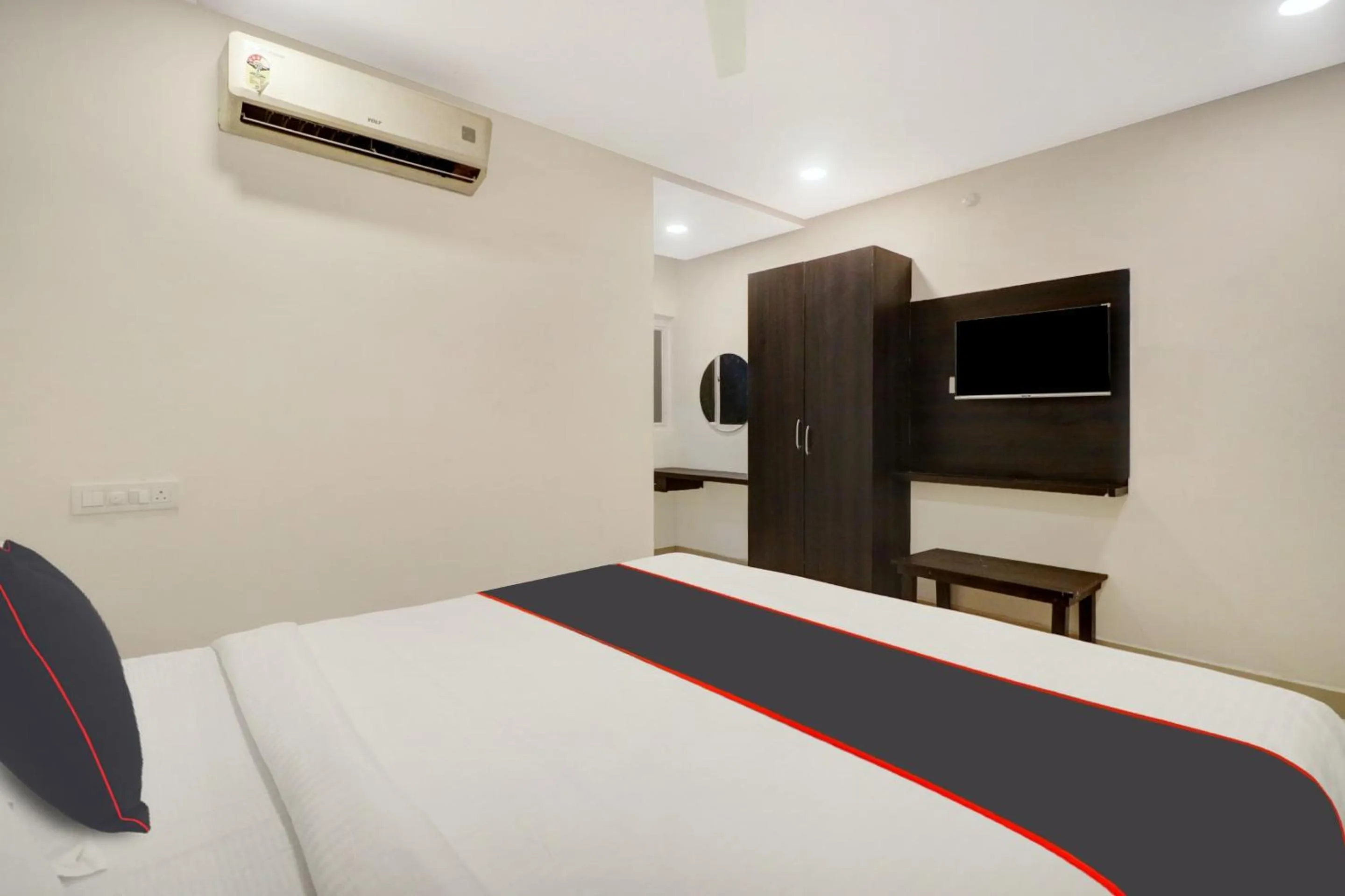 Bedroom, Bed in Super Collection O Pnr International Mehdipatnam