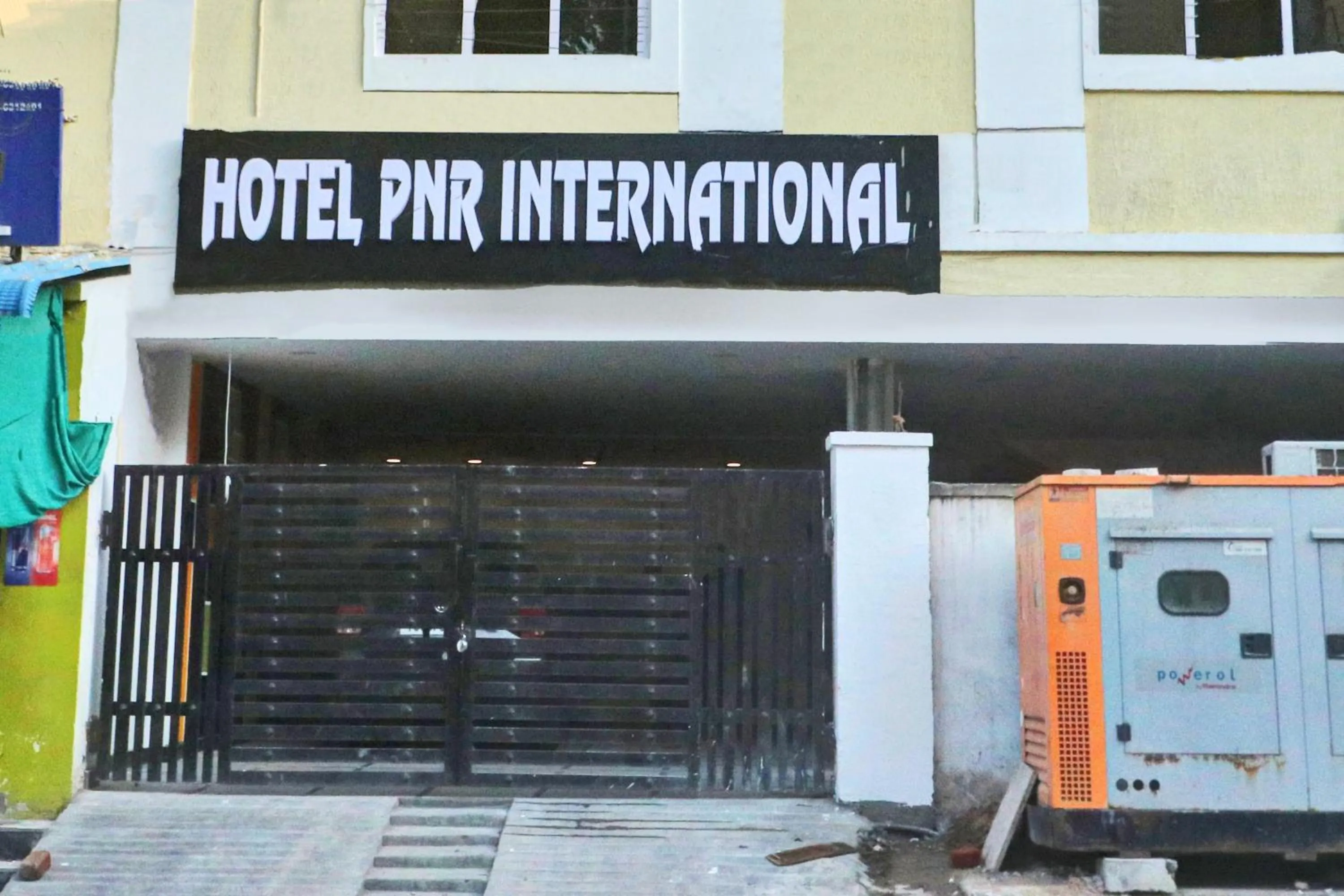 Facade/entrance in Super Collection O Pnr International Mehdipatnam