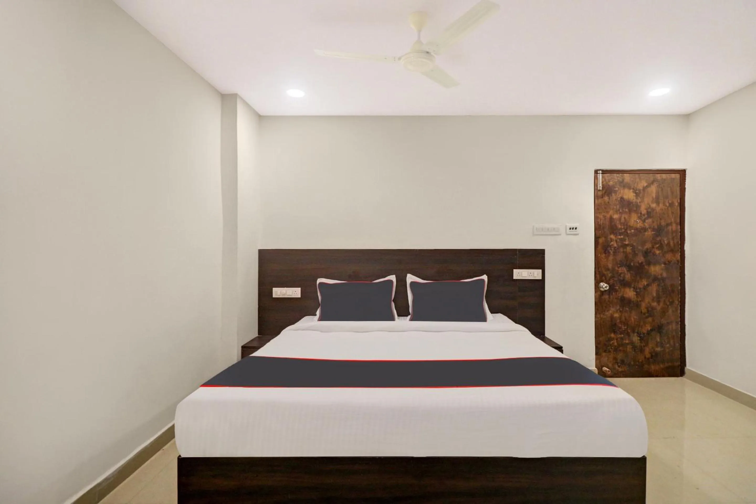 Bedroom, Bed in Super Collection O Pnr International Mehdipatnam
