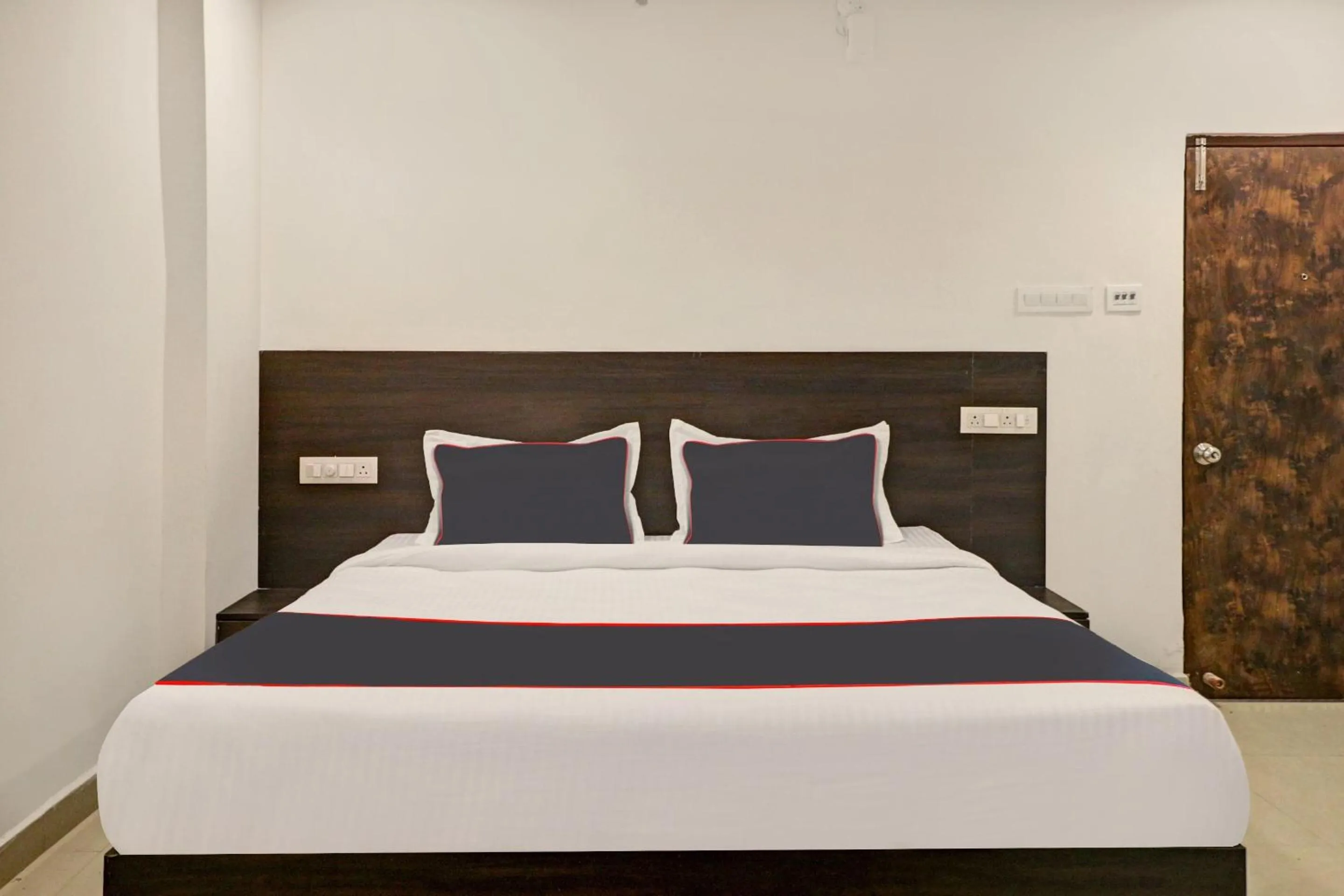 Bedroom, Bed in Super Collection O Pnr International Mehdipatnam