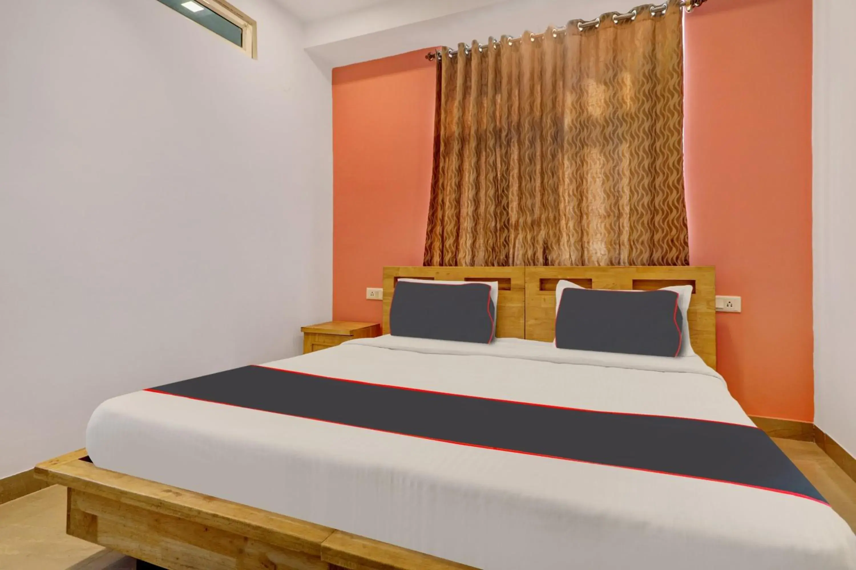 Bedroom, Bed in Super Capital O Qualia Gachibowli Bedroom, Bed in Super Capital O Qualia Gachibowli