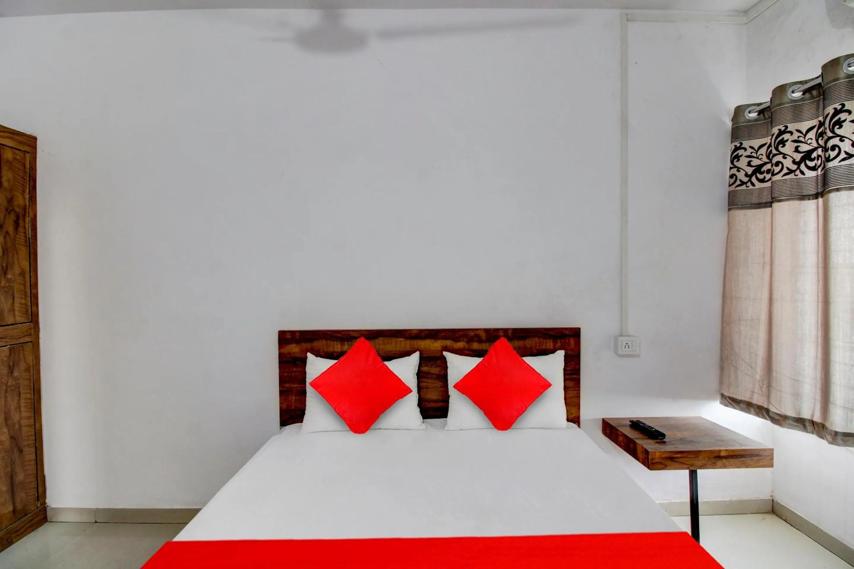 Bedroom, Bed in Hotel O The Golden Key