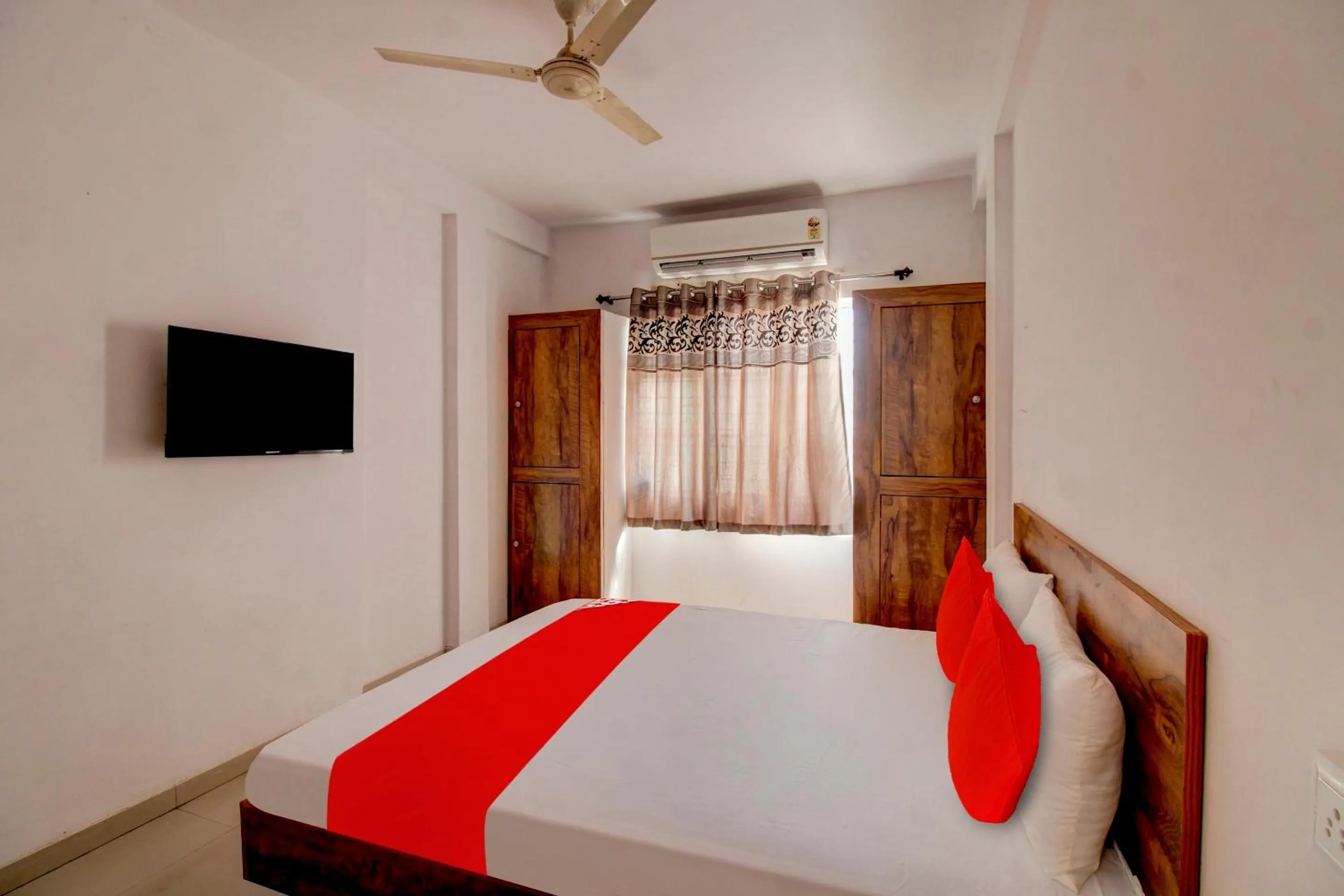 Bedroom, Bed in Hotel O The Golden Key