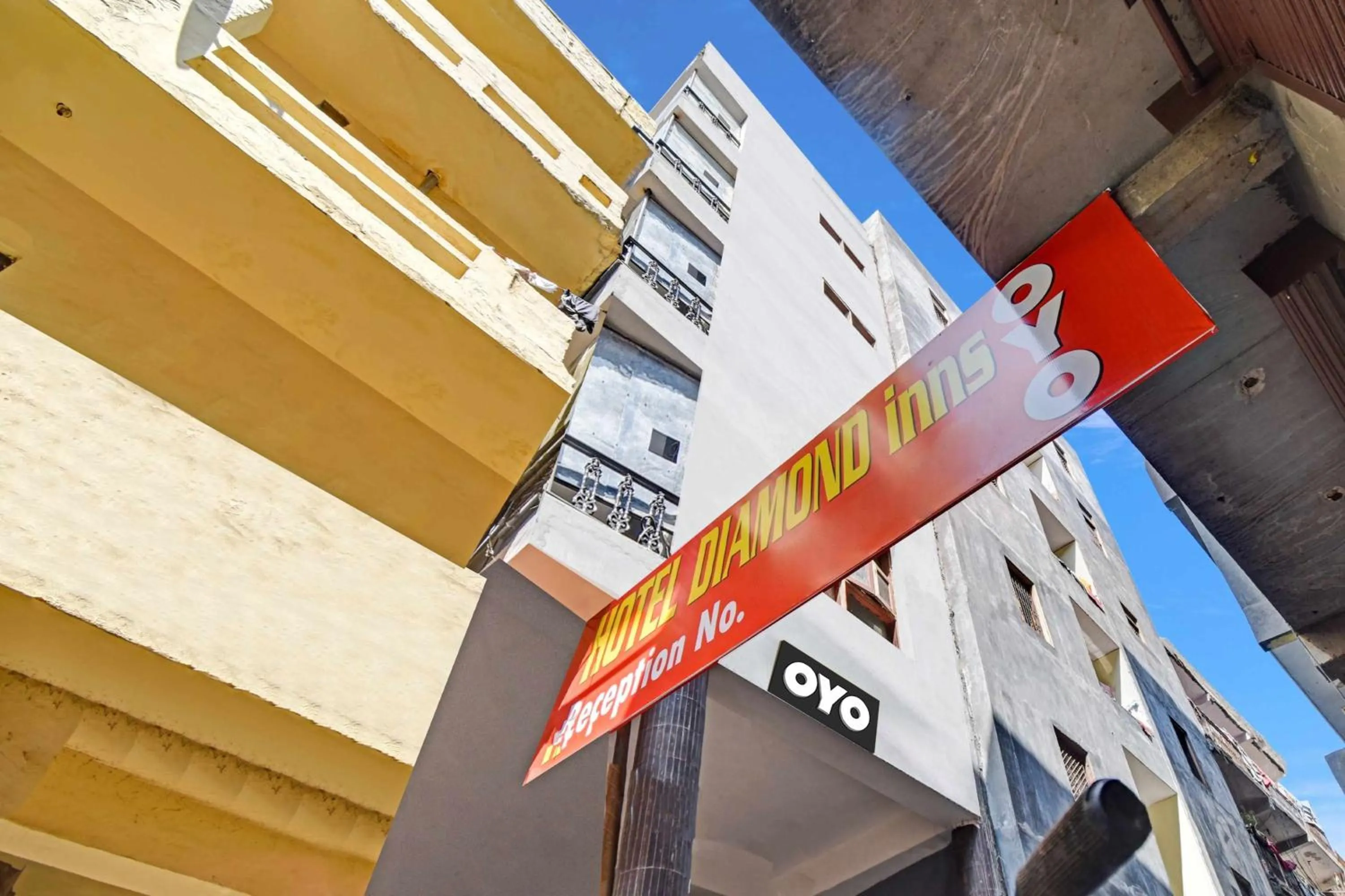 Facade/entrance in Hotel O Diamond Inns