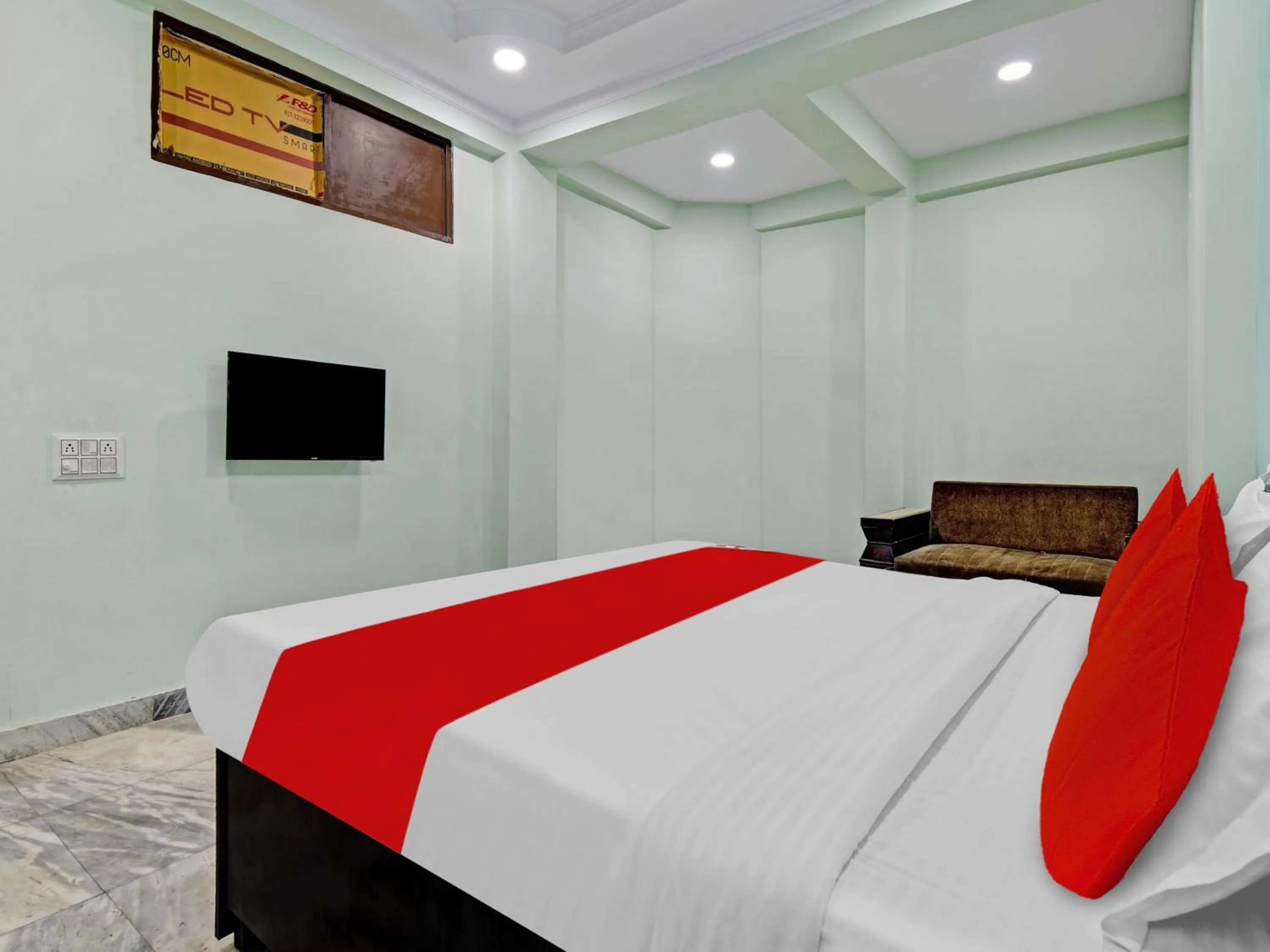 Bedroom, Bed in Hotel O Diamond Inns