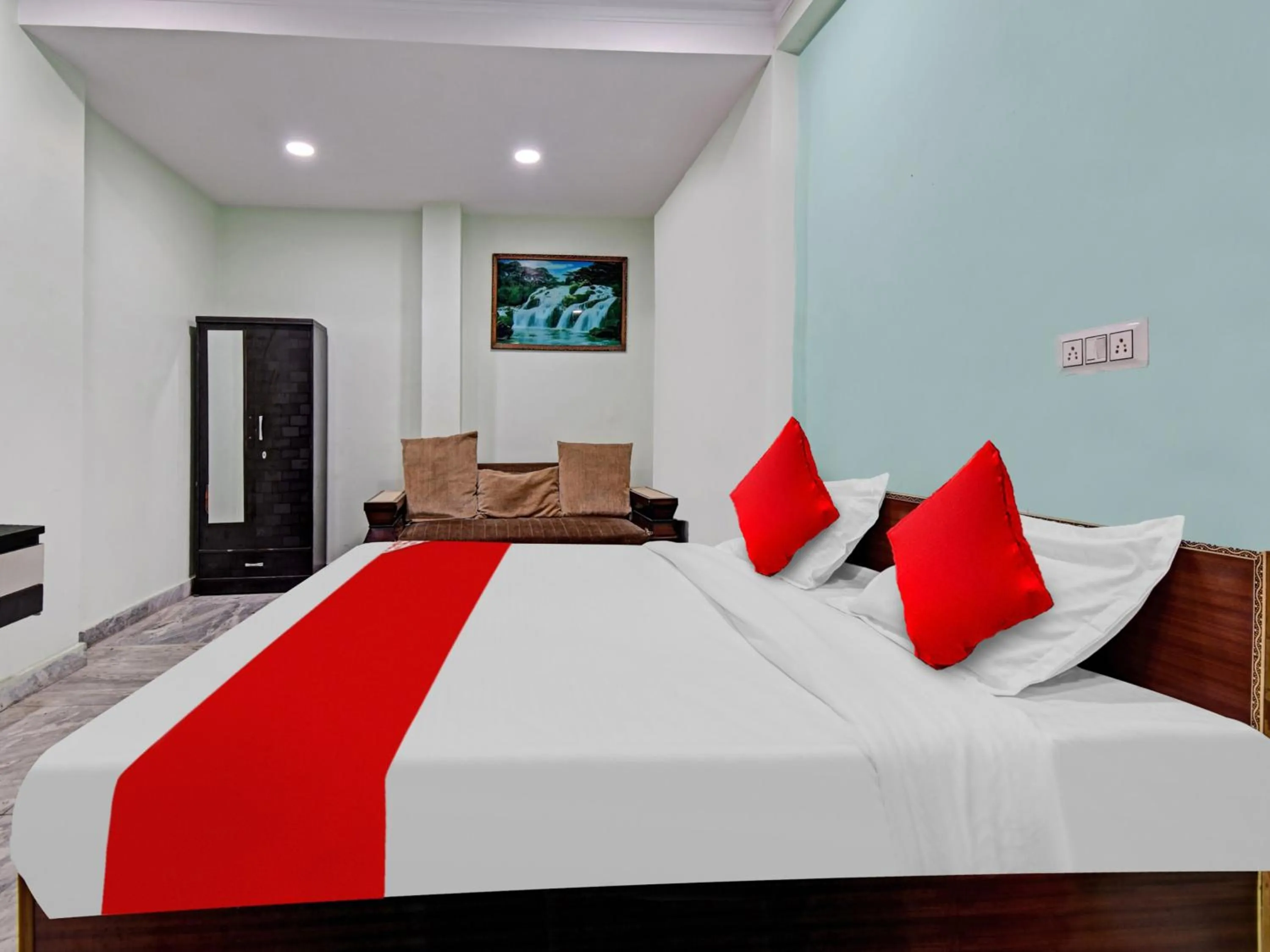 Bedroom, Bed in Hotel O Diamond Inns