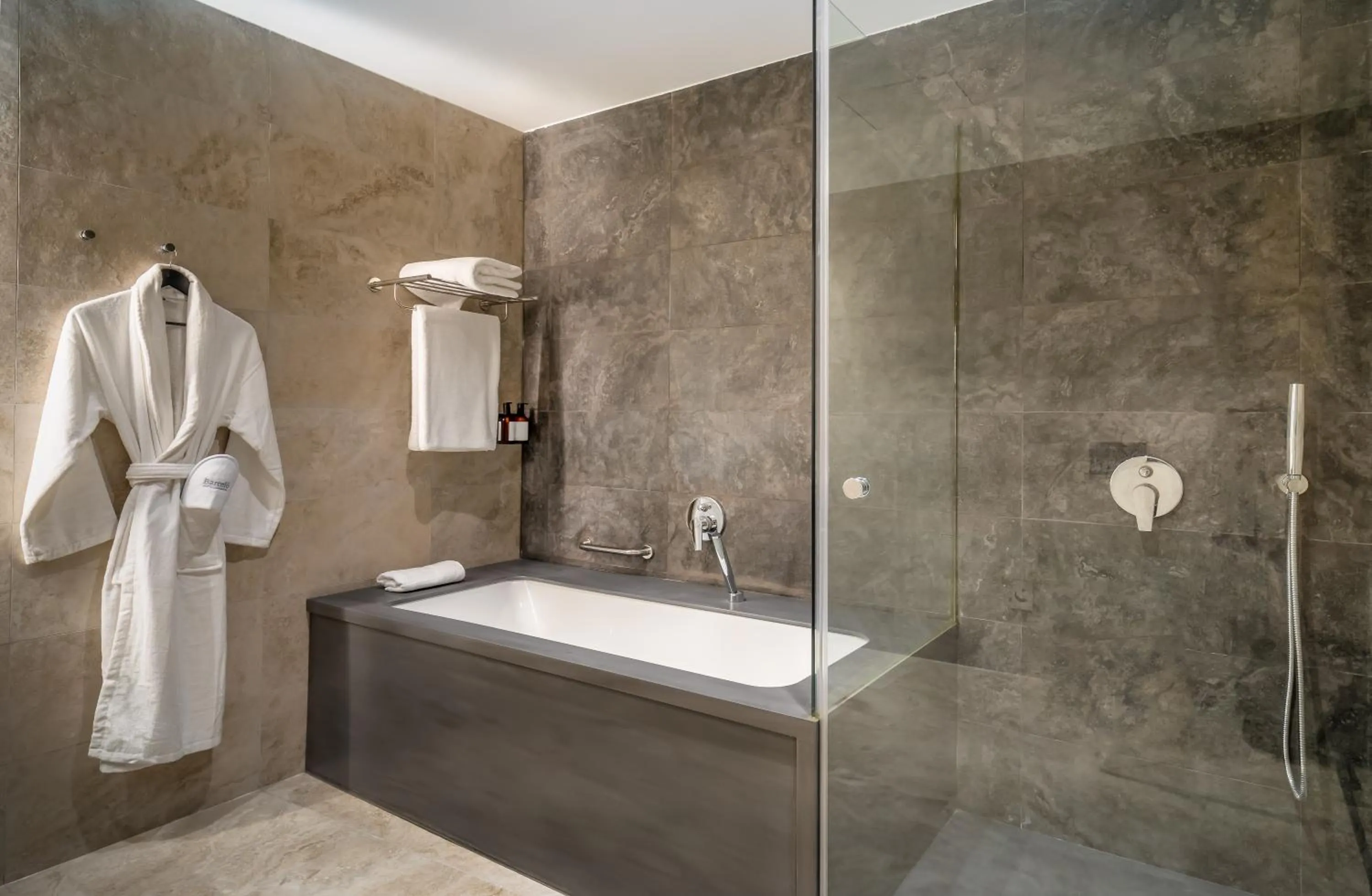 Shower in Barceló Fortina Malta