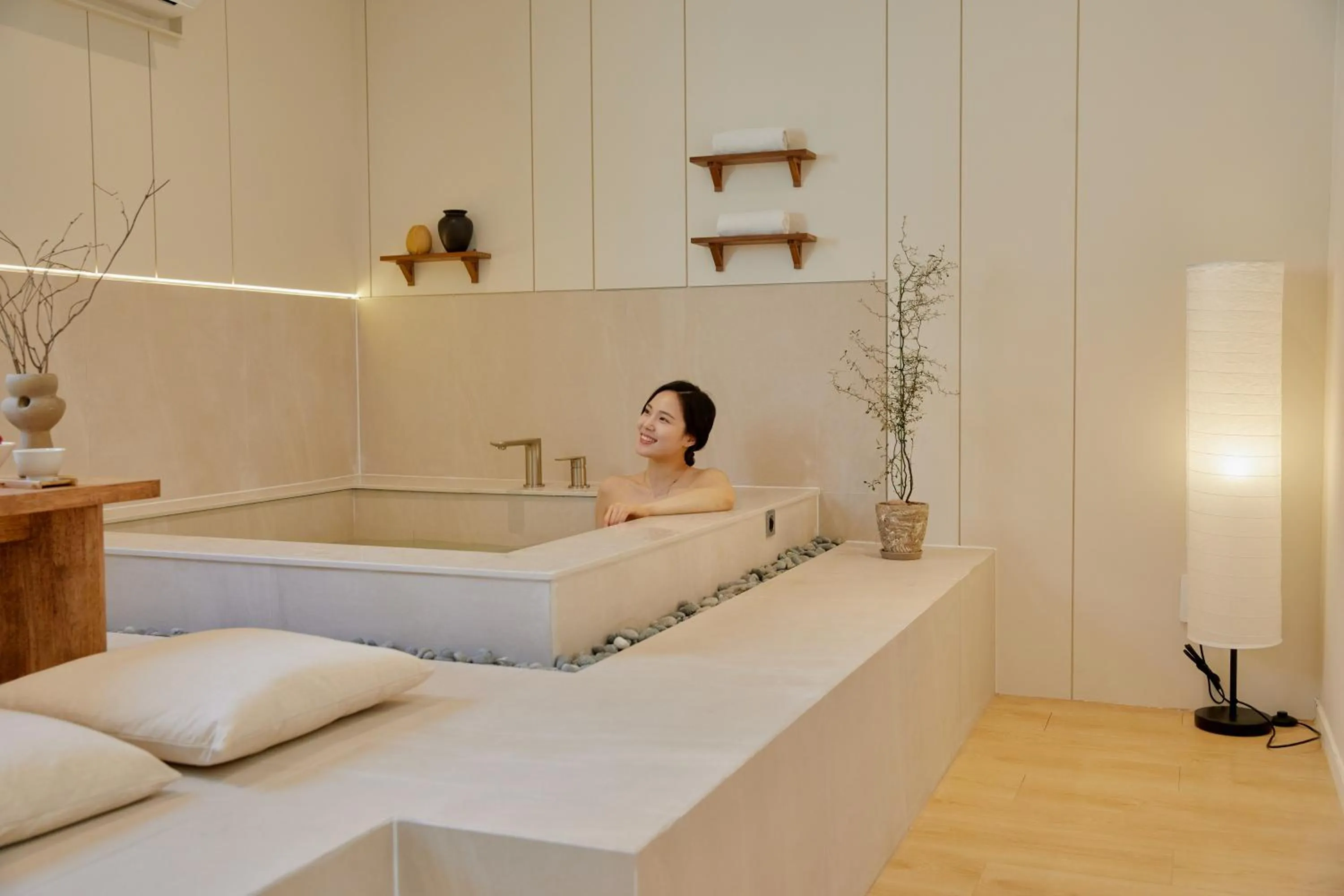 People, Bed in Anook Hotel Cheongju Uam 2nd