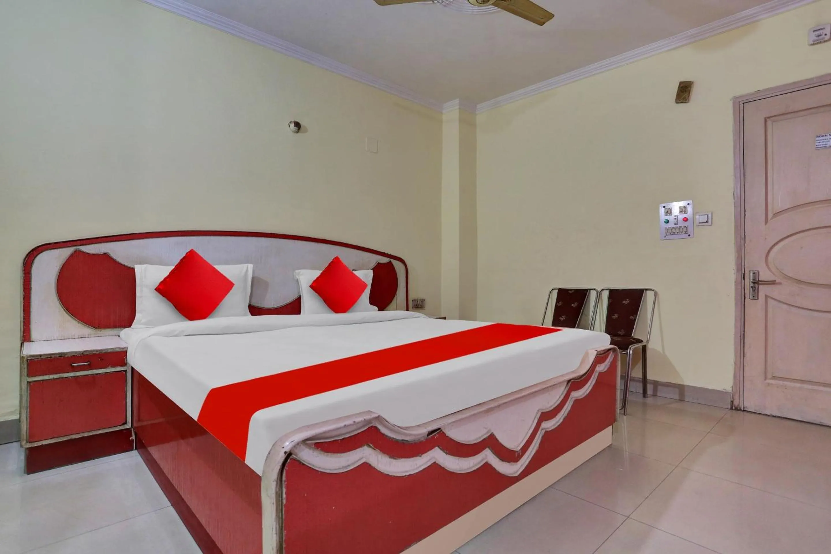 Lobby or reception, Bed in OYO 81306 Abhishek Residency
