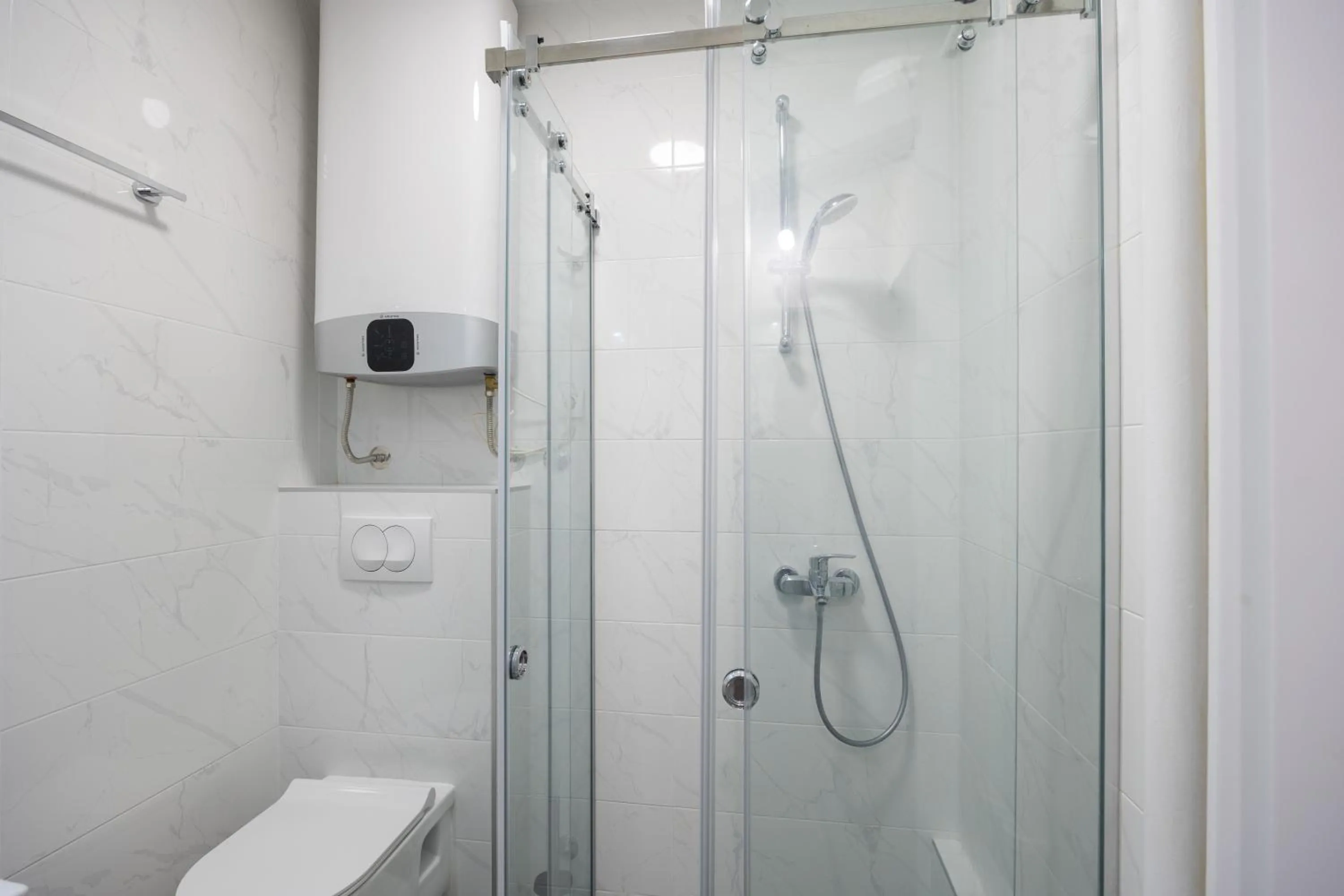 Shower in Belgrade Center Apartment III