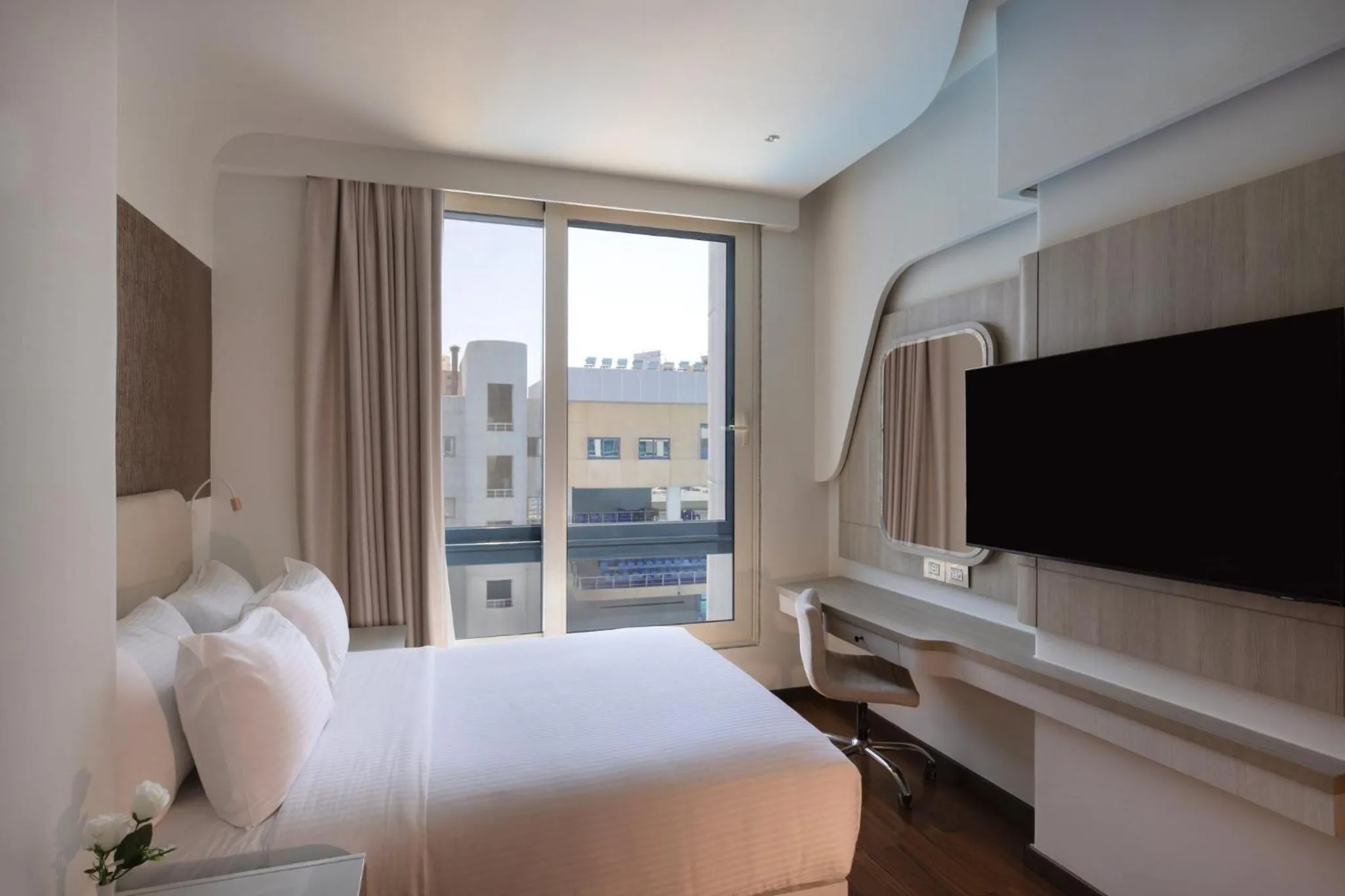 Photo of the whole room, Bed in Crowne Plaza Alexandria Mirage by IHG