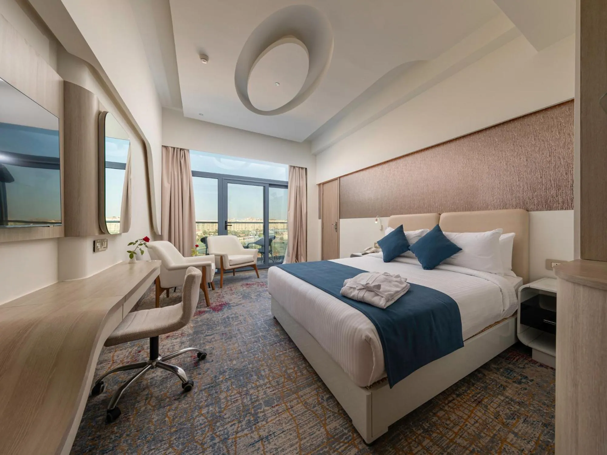 Bedroom, Bed in Crowne Plaza Alexandria Mirage by IHG