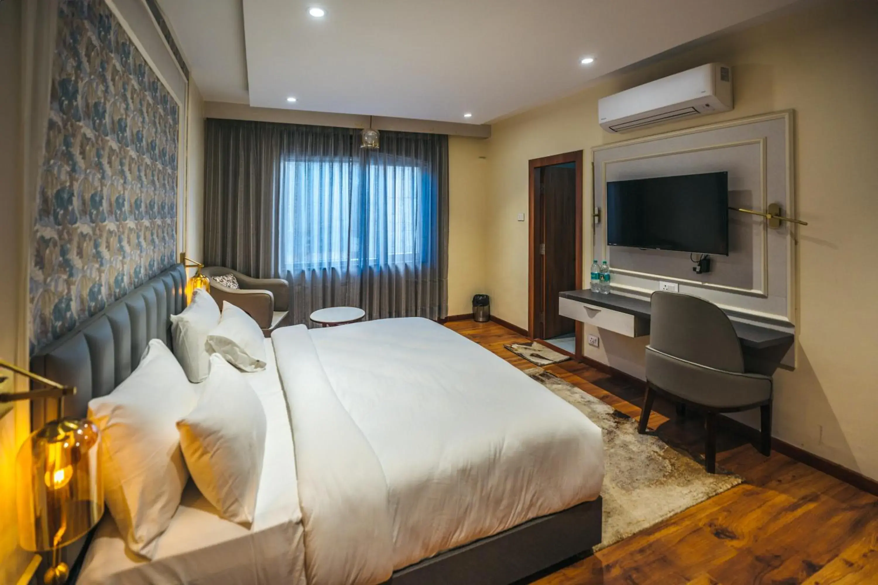 TV and multimedia, Bed in New Hotel Snow Crest TV and multimedia, Bed in New Hotel Snow Crest