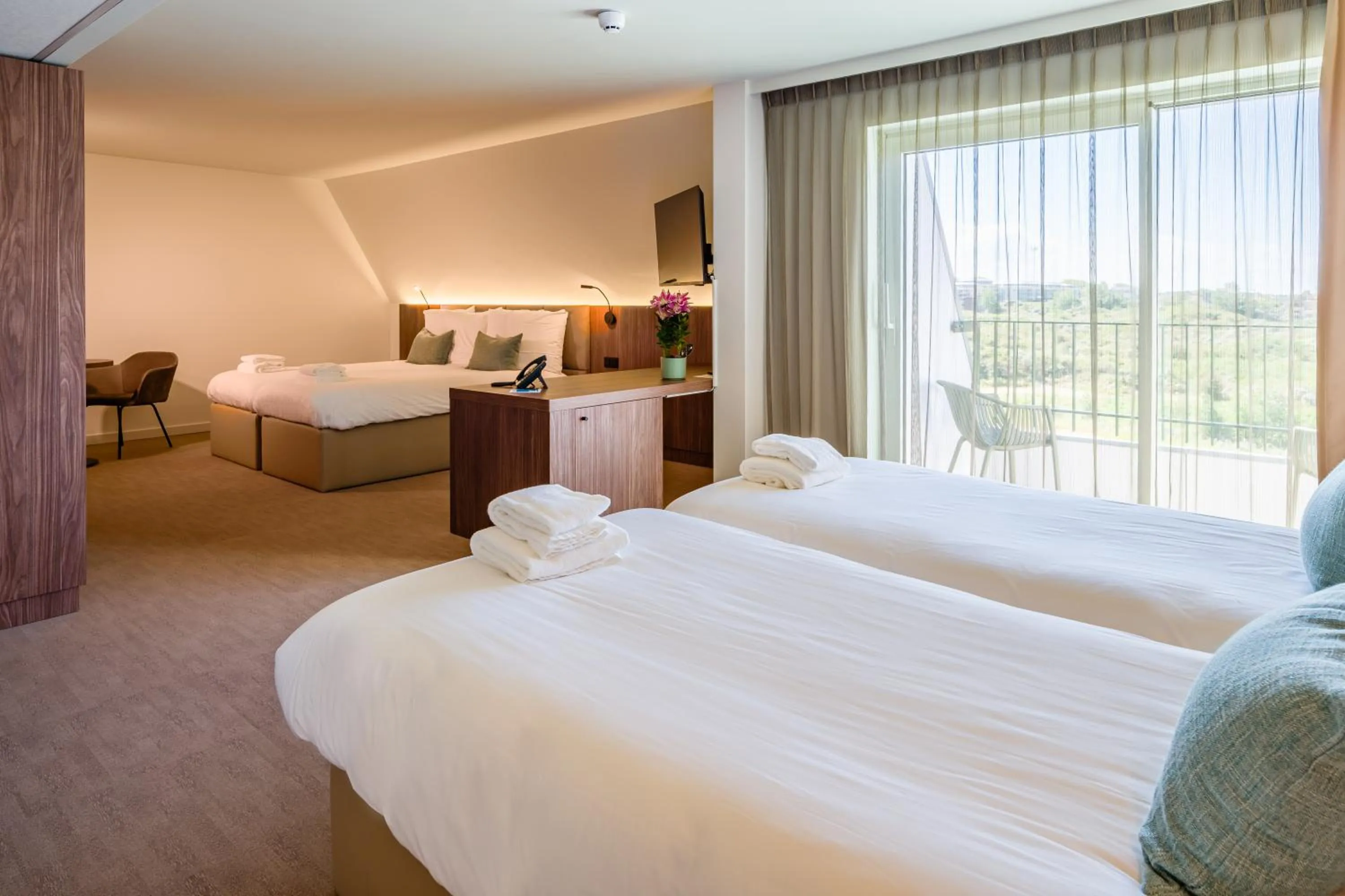 Photo of the whole room, Bed in Dune Hotel Nieuwpoort