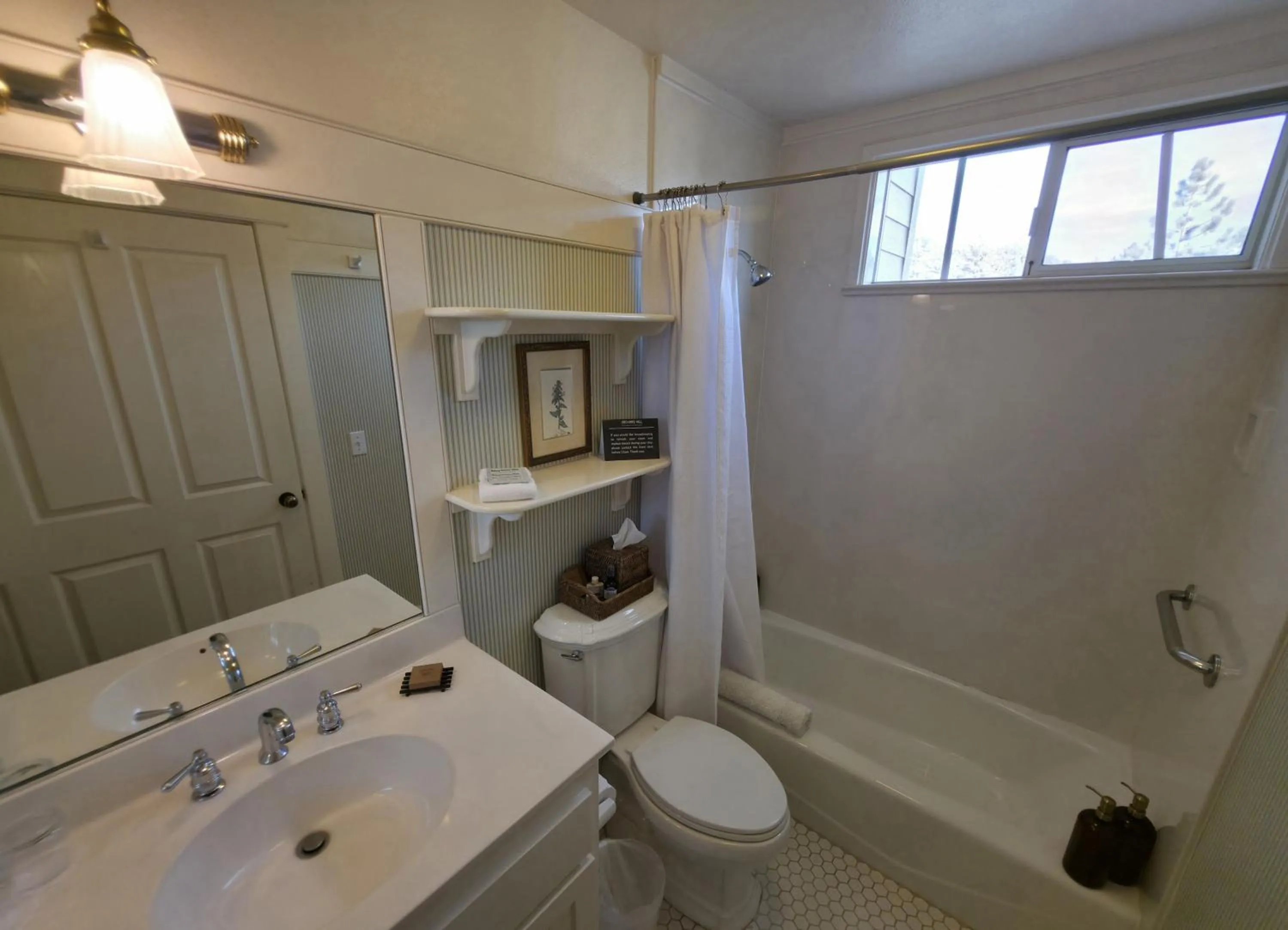 Shower in Orchard Hill