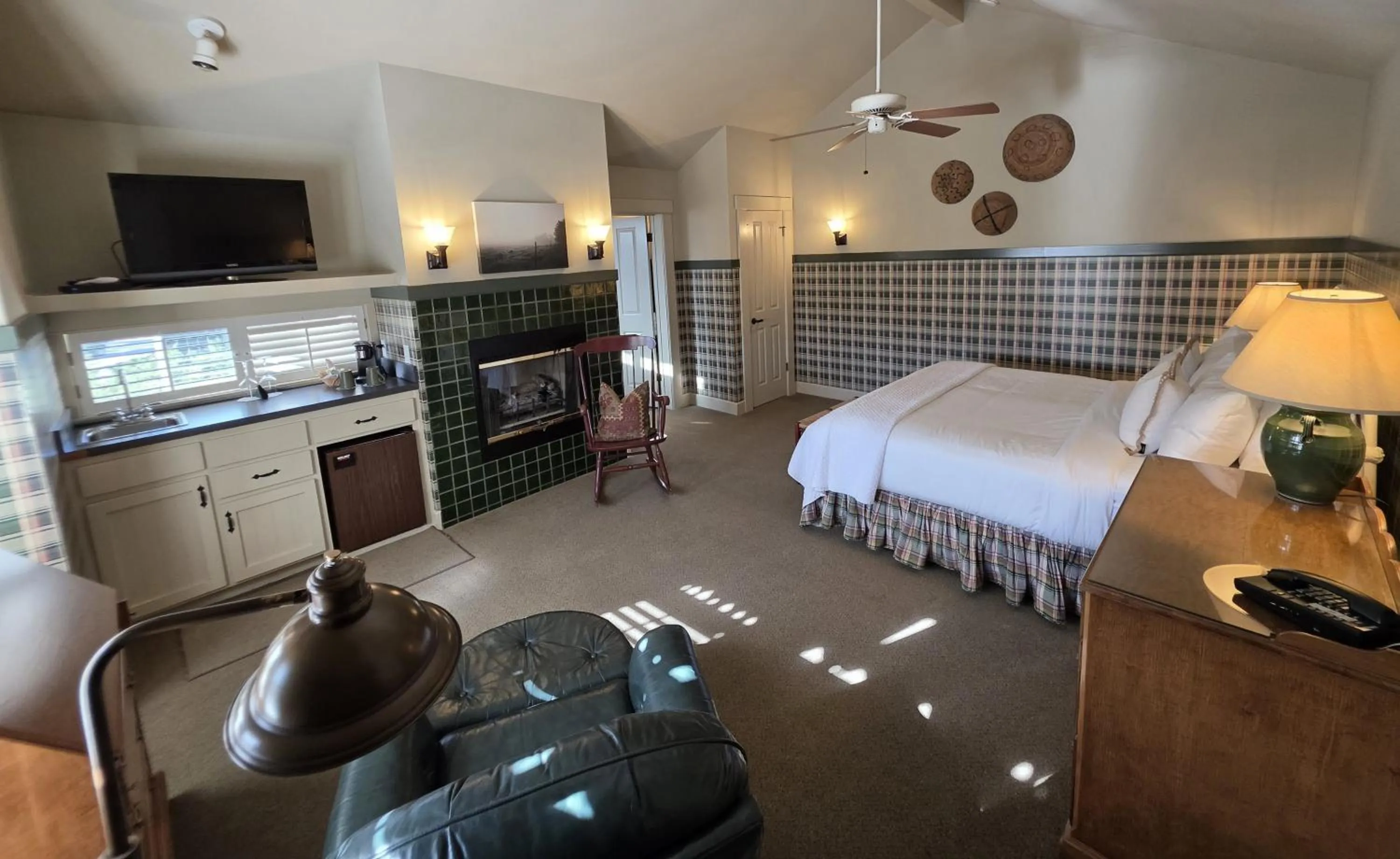 Kitchen or kitchenette, Bed in Orchard Hill