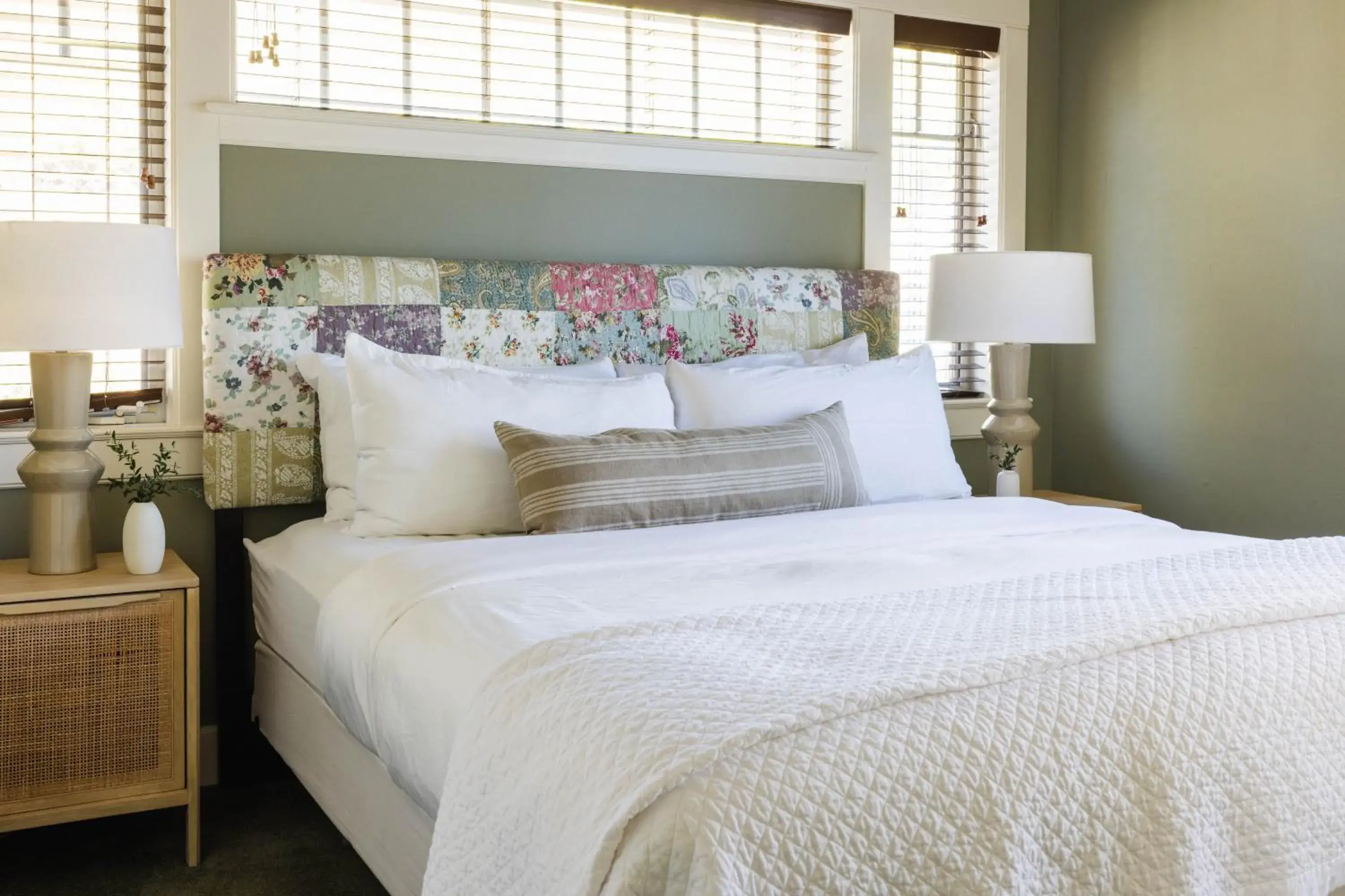 Bed in Orchard Hill Bed in Orchard Hill