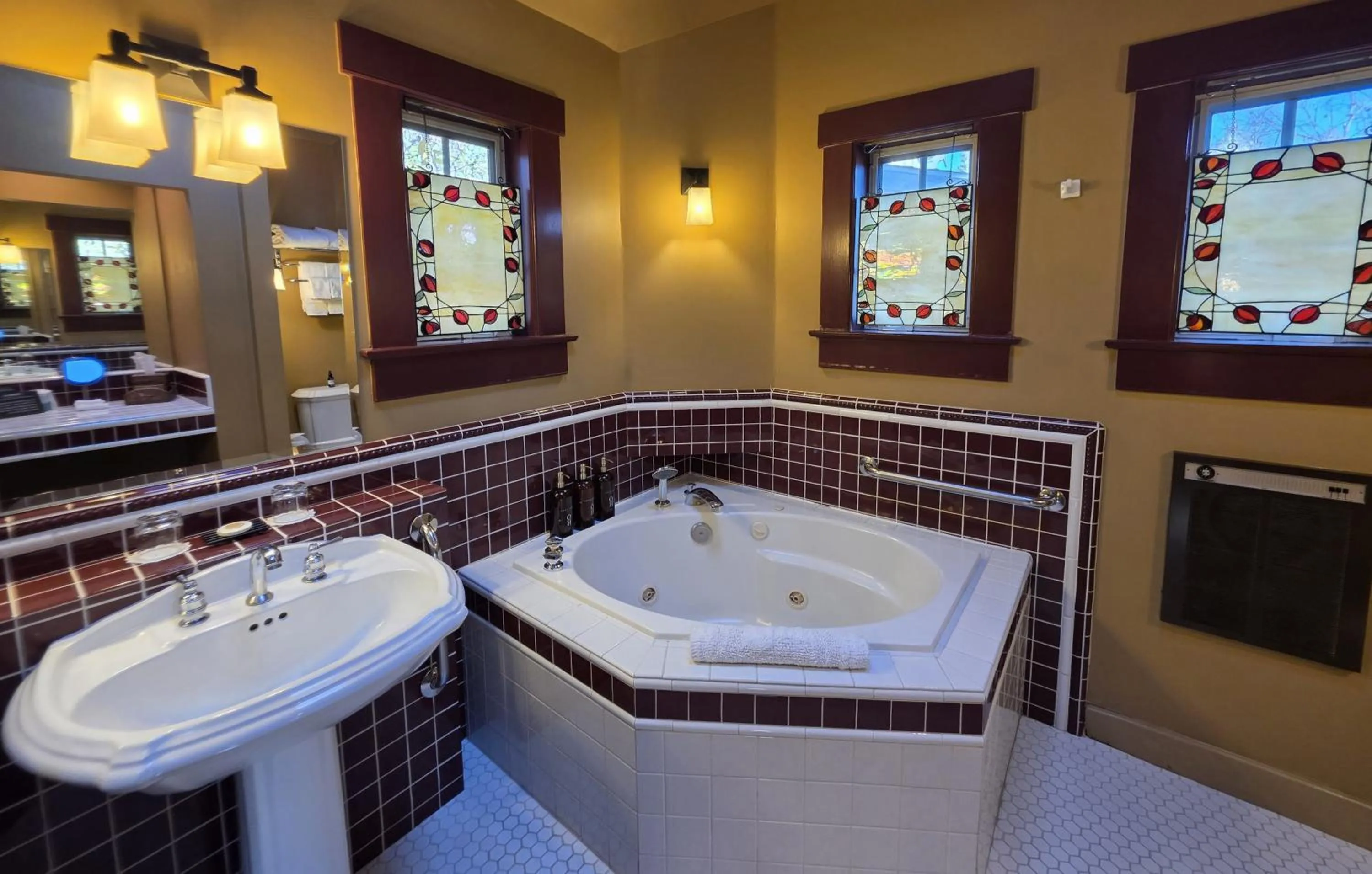 Hot Tub in Orchard Hill