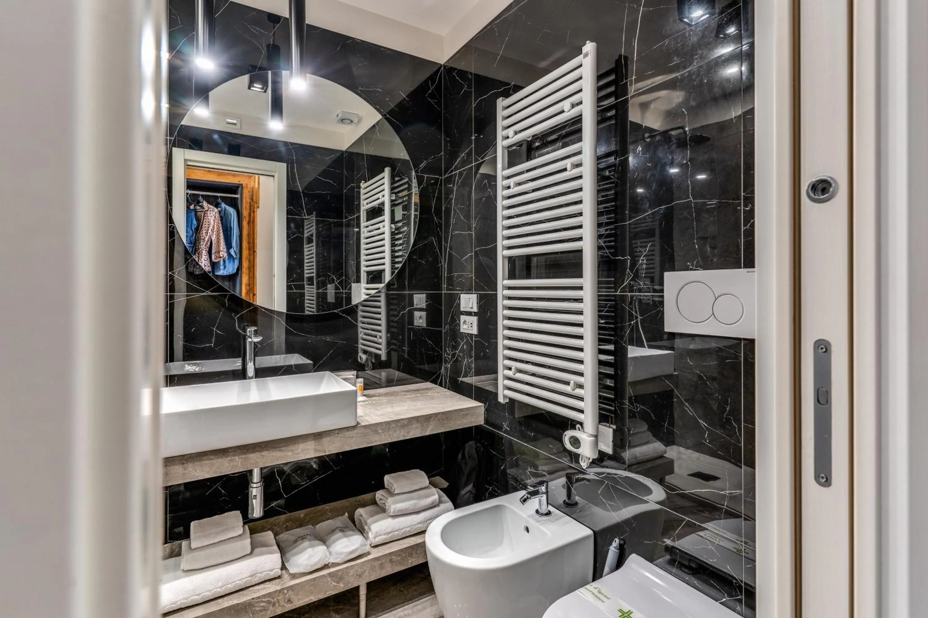 Bathroom in Arenula Suites