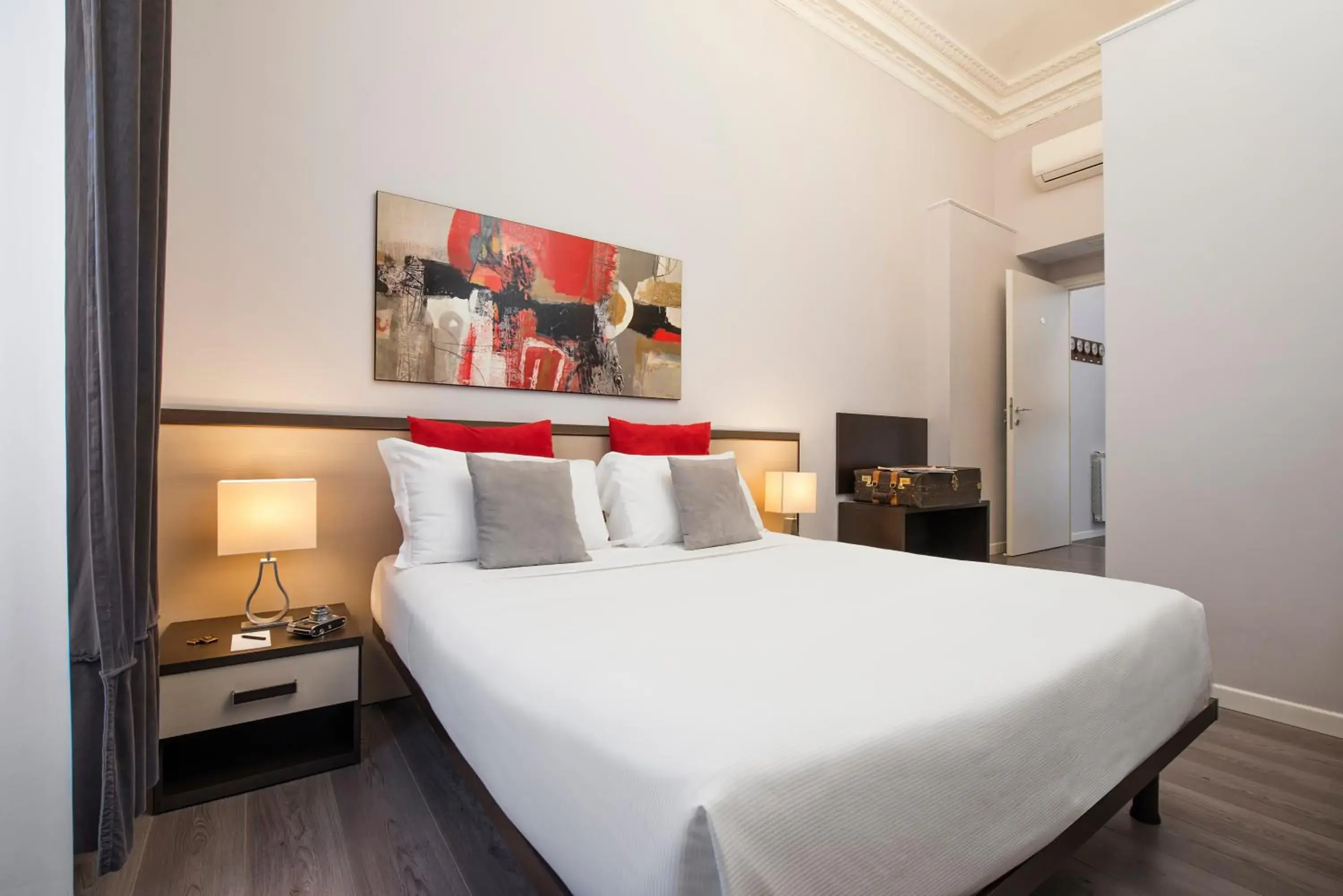 Photo of the whole room, Bed in Arenula Suites Photo of the whole room, Bed in Arenula Suites