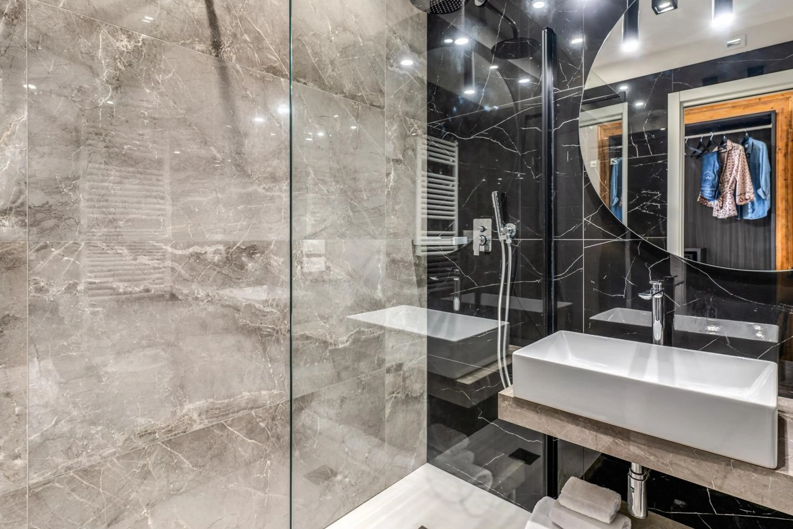 Shower in Arenula Suites