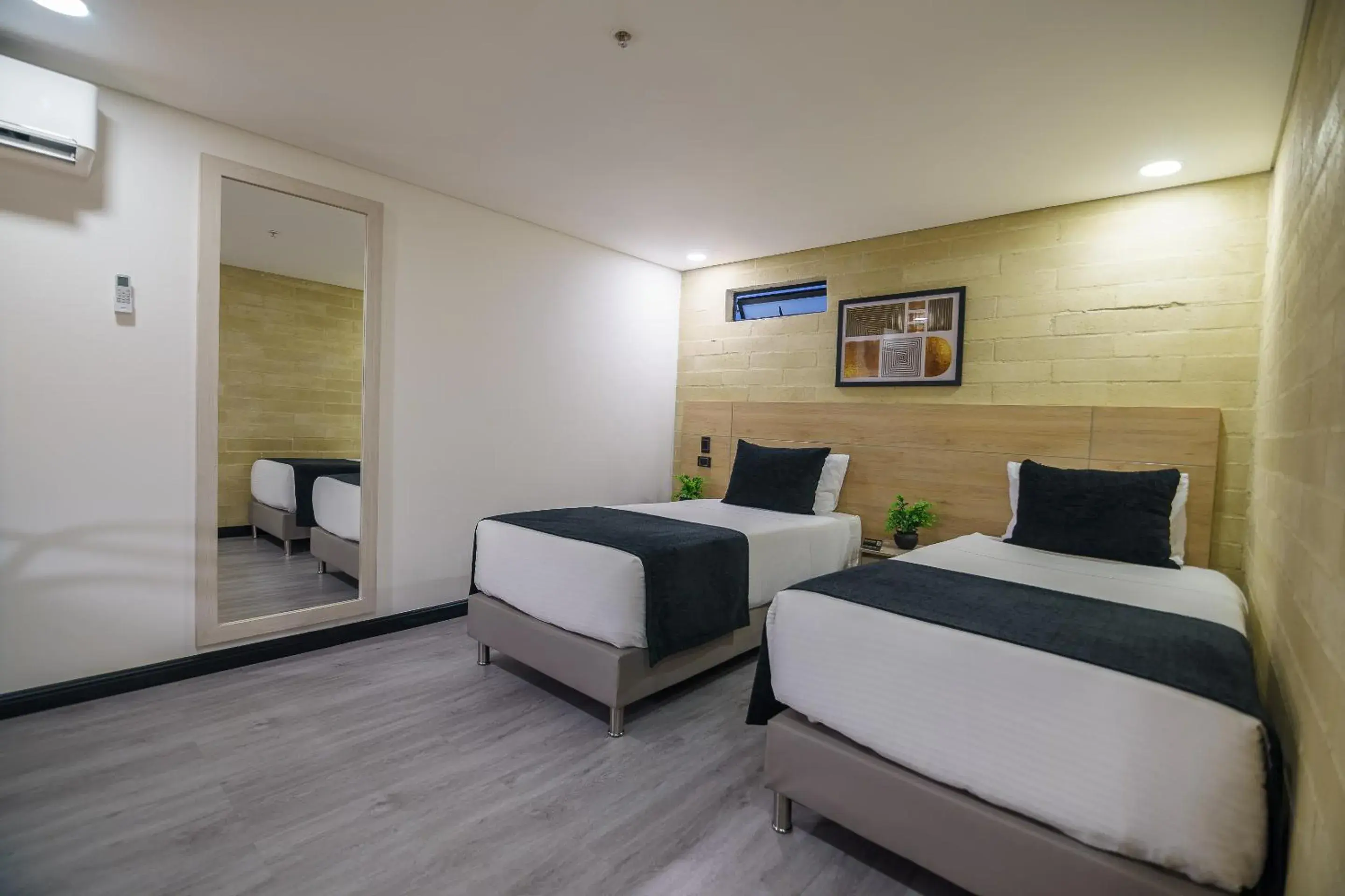 Twin Room - No Window in First Class Hotel Twin Room - No Window in First Class Hotel