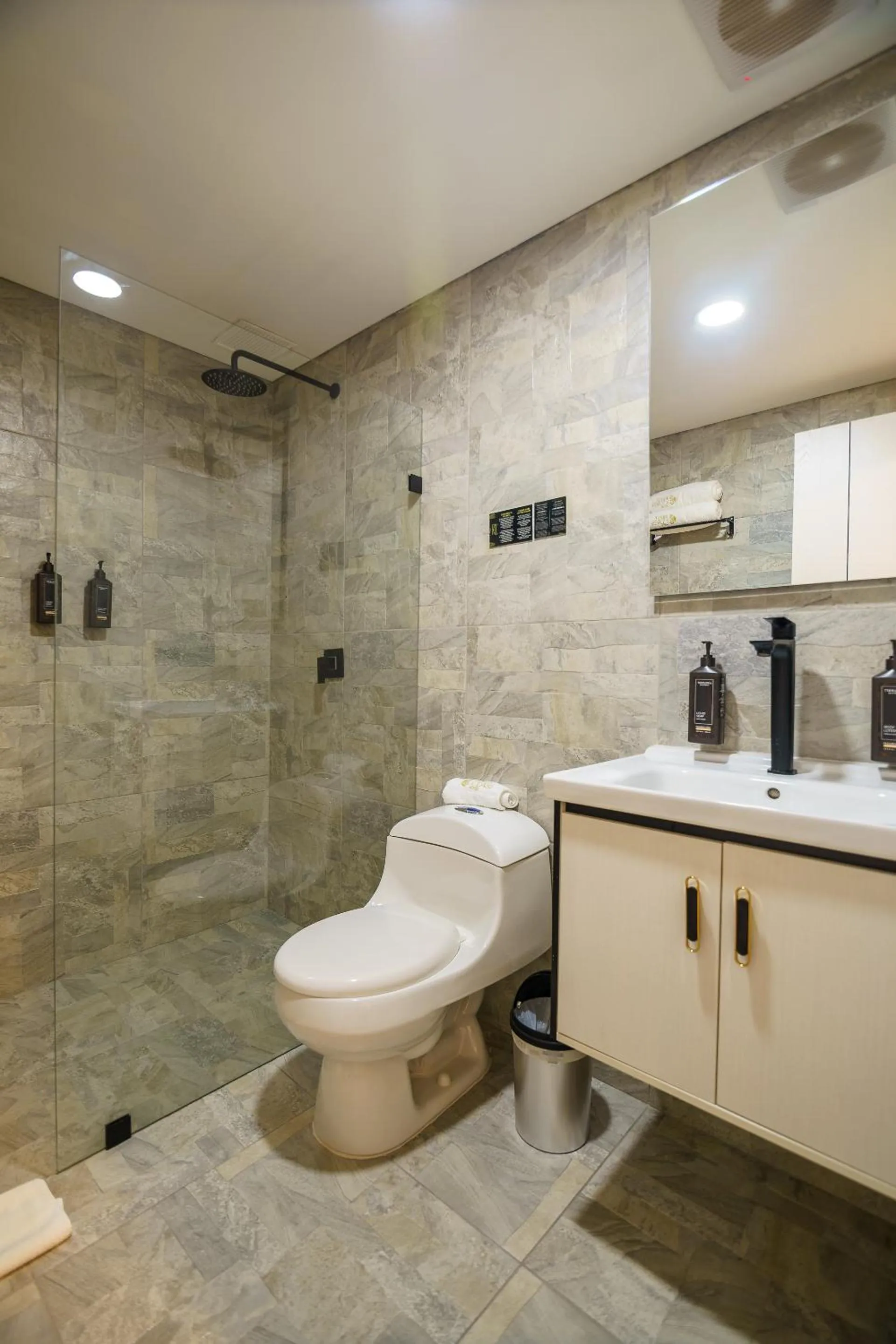 Bathroom in First Class Hotel