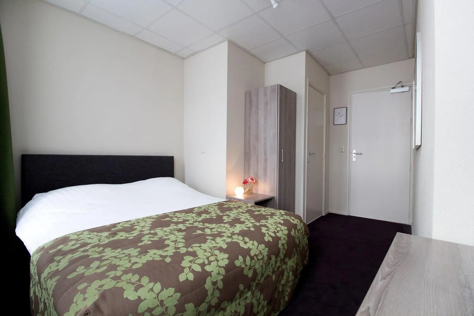 Photo of the whole room, Bed in Hotel Old Dutch Bergen op Zoom