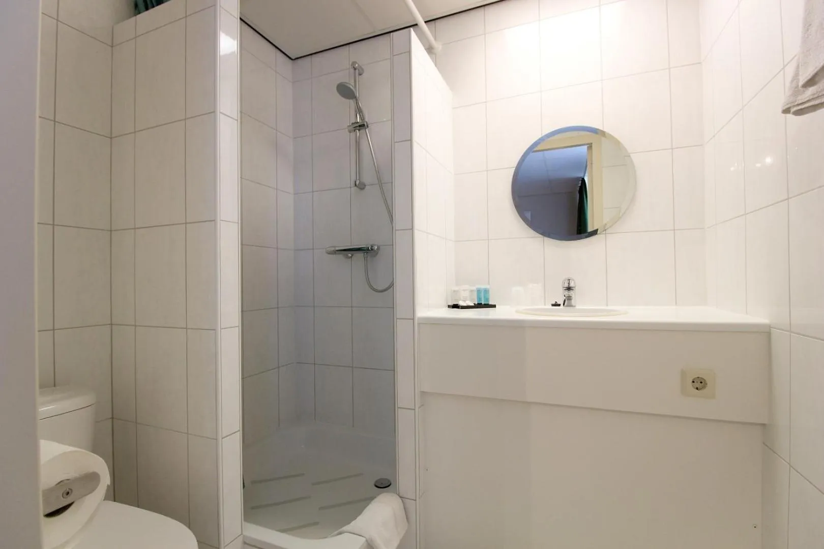 Shower in Hotel Old Dutch Bergen op Zoom