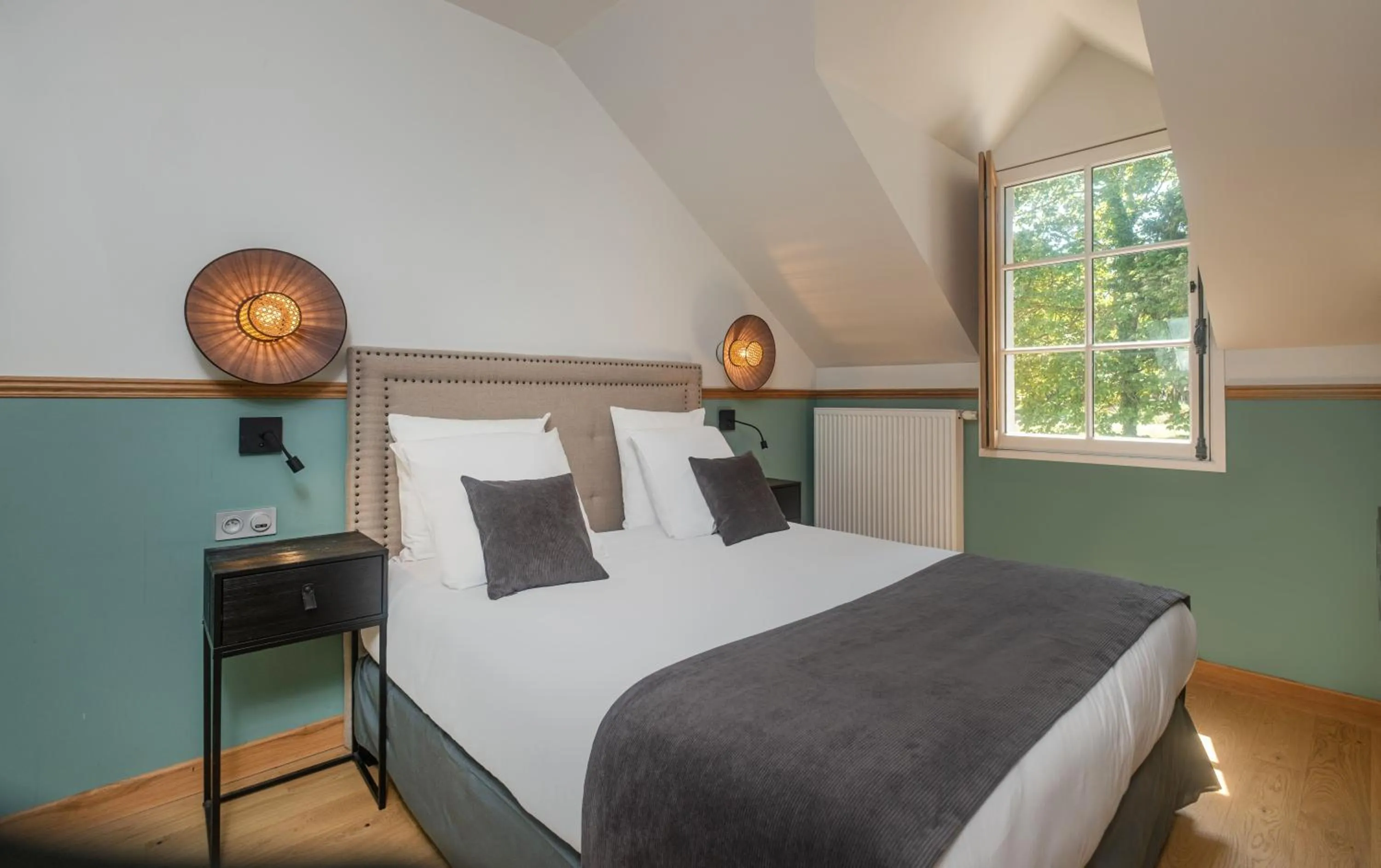 Photo of the whole room, Bed in Domaine de la Commanderie de Ballan